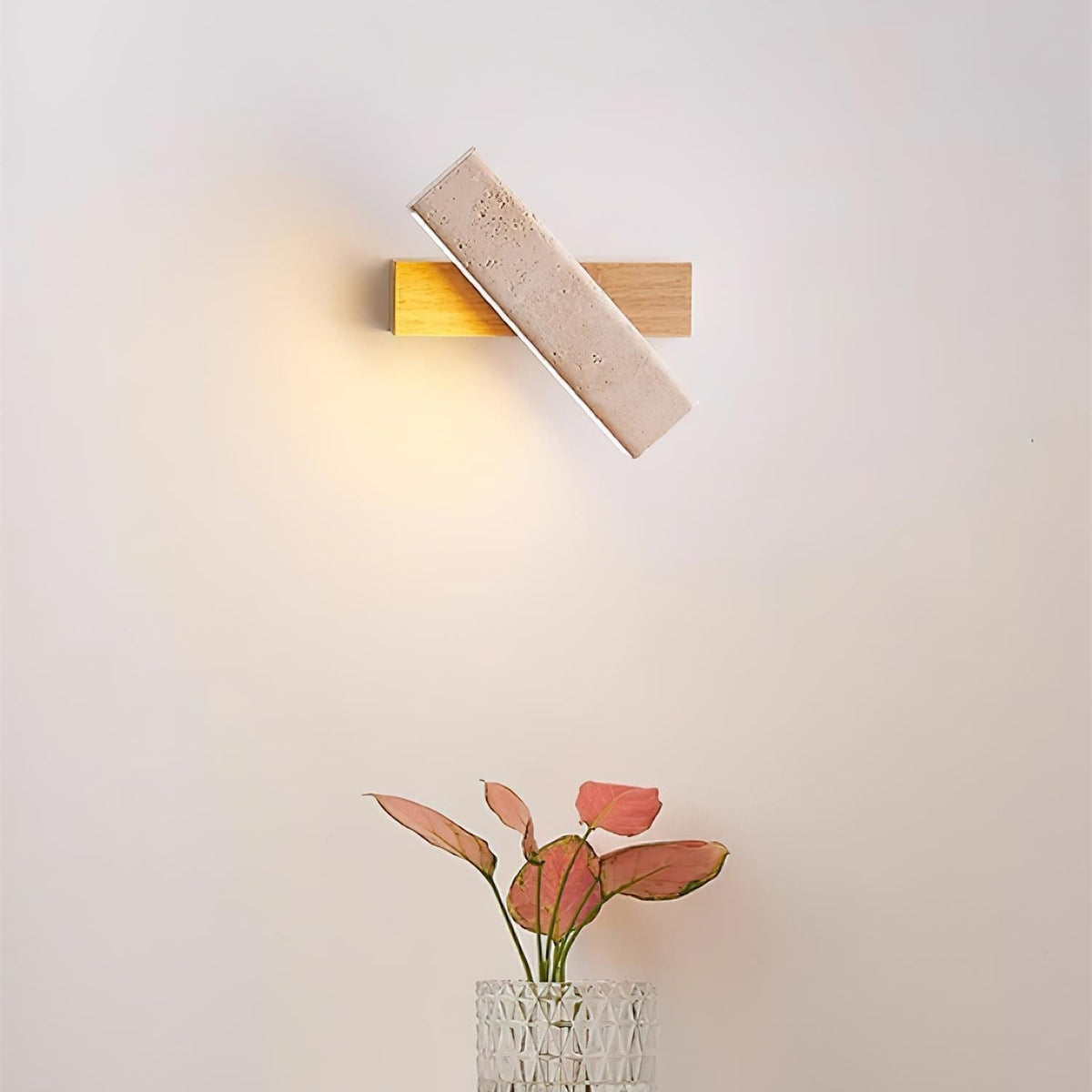 Novra travertin draaibare wandlamp