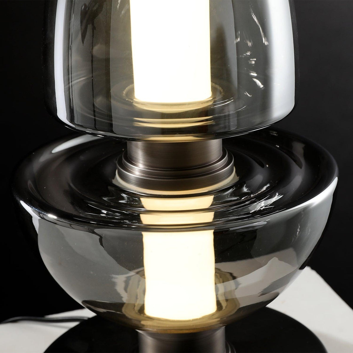 Ivthaarae tafellamp van glas