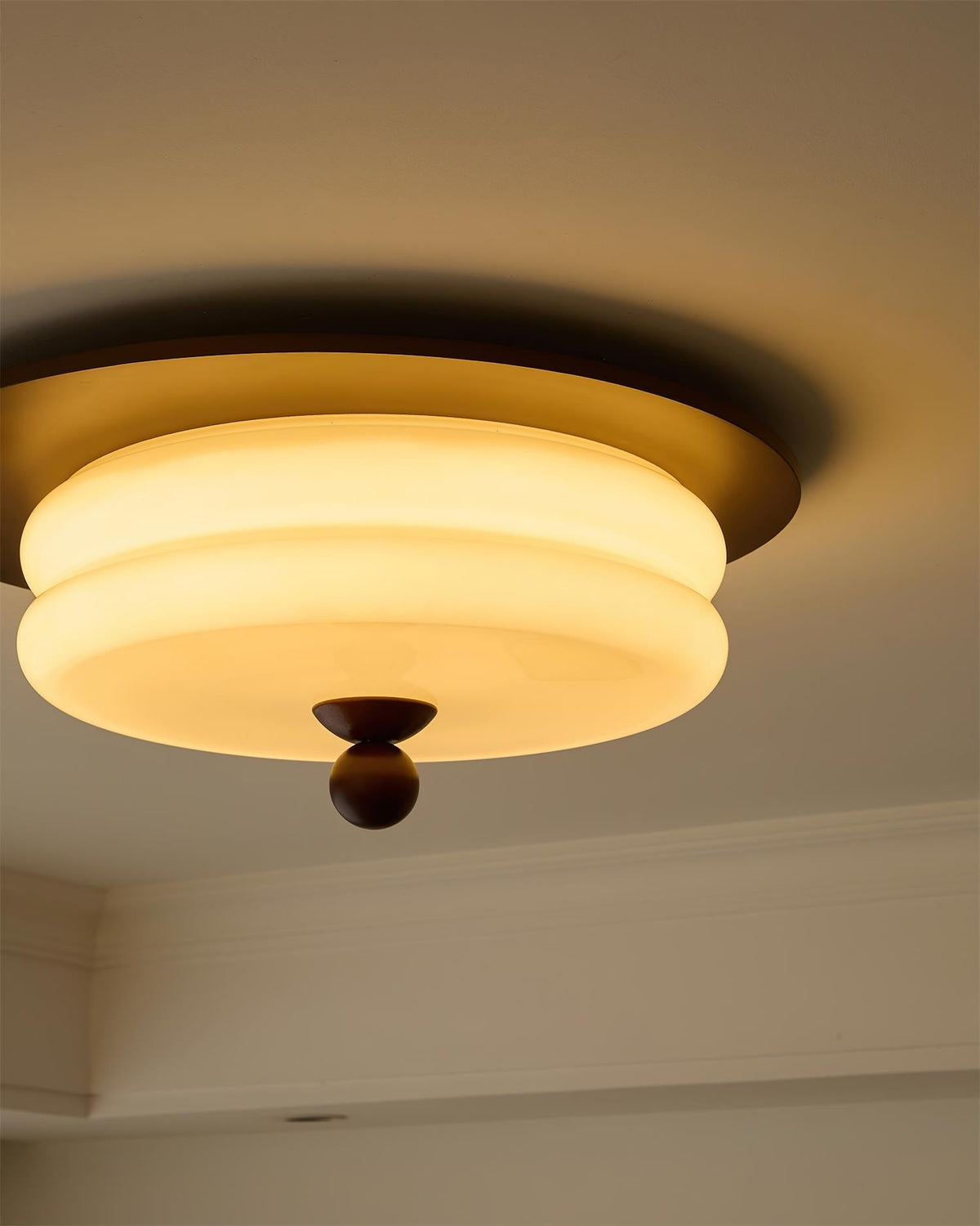 Rinoria plafondlamp van walnoothout