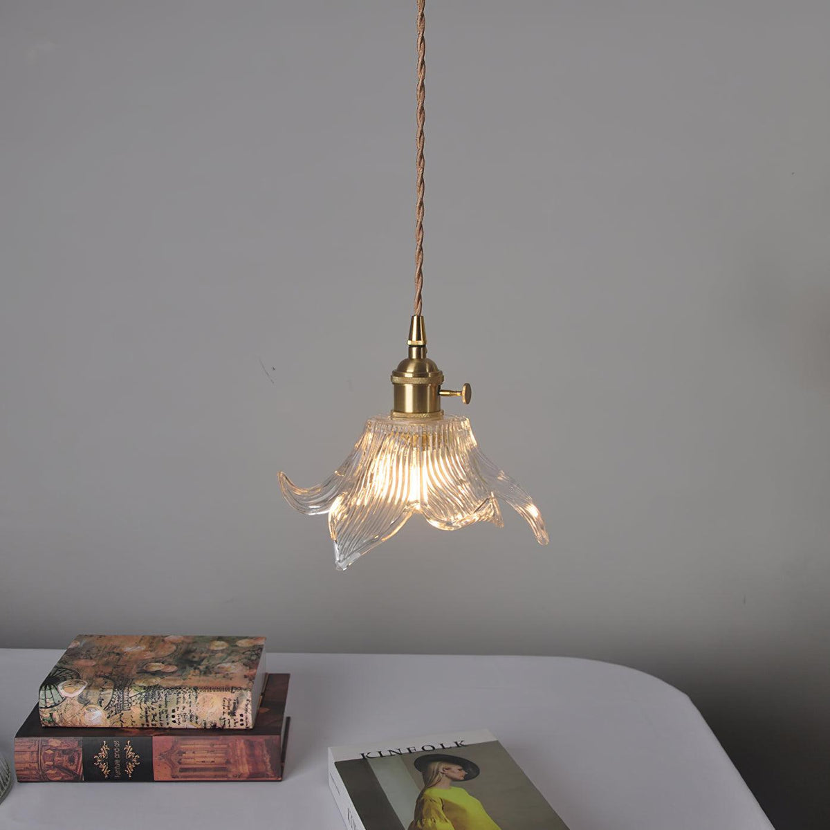 Aell hanglamp van messing en glas met glamoureus-ontwerp