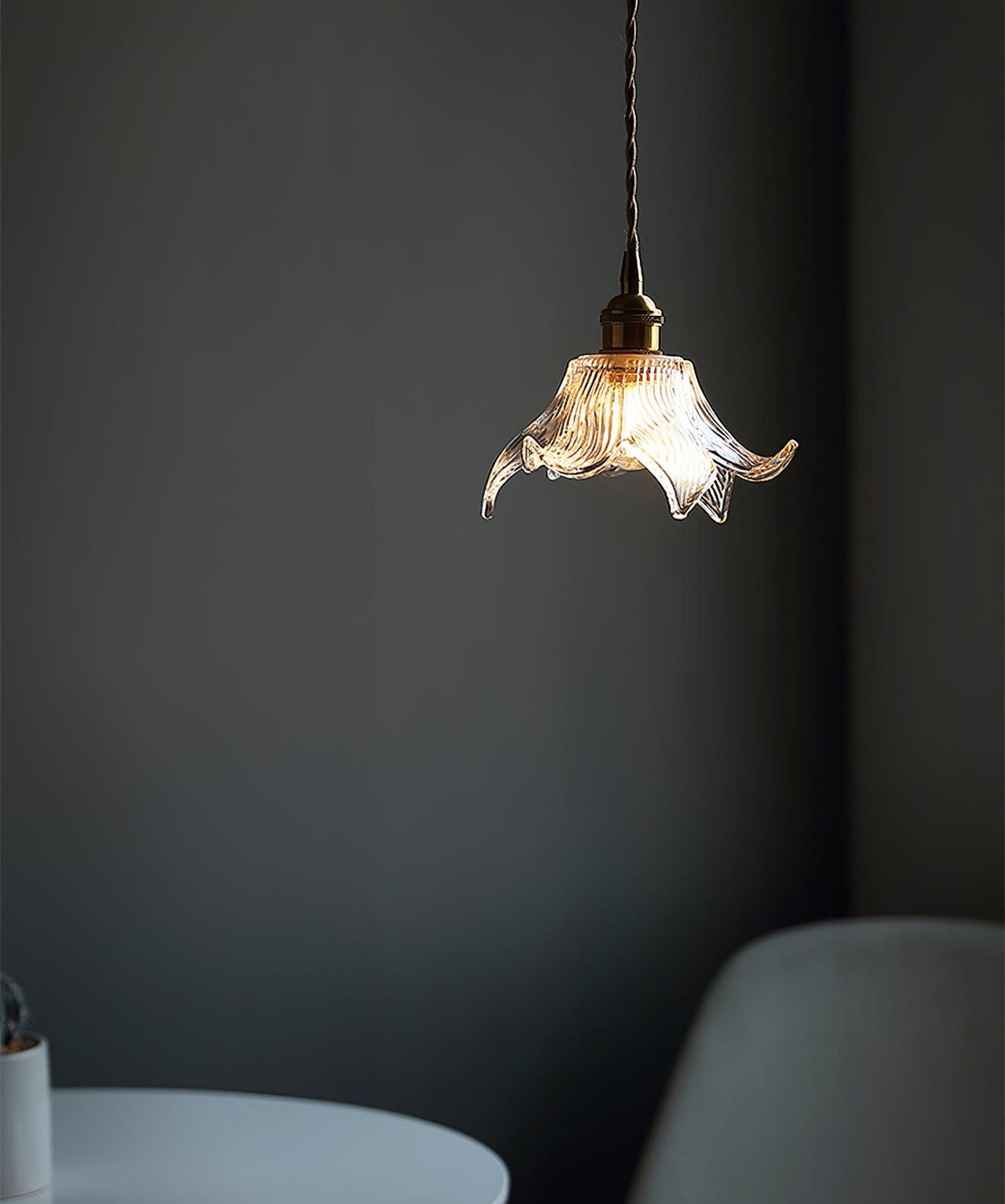 Aell hanglamp van messing en glas met glamoureus-ontwerp