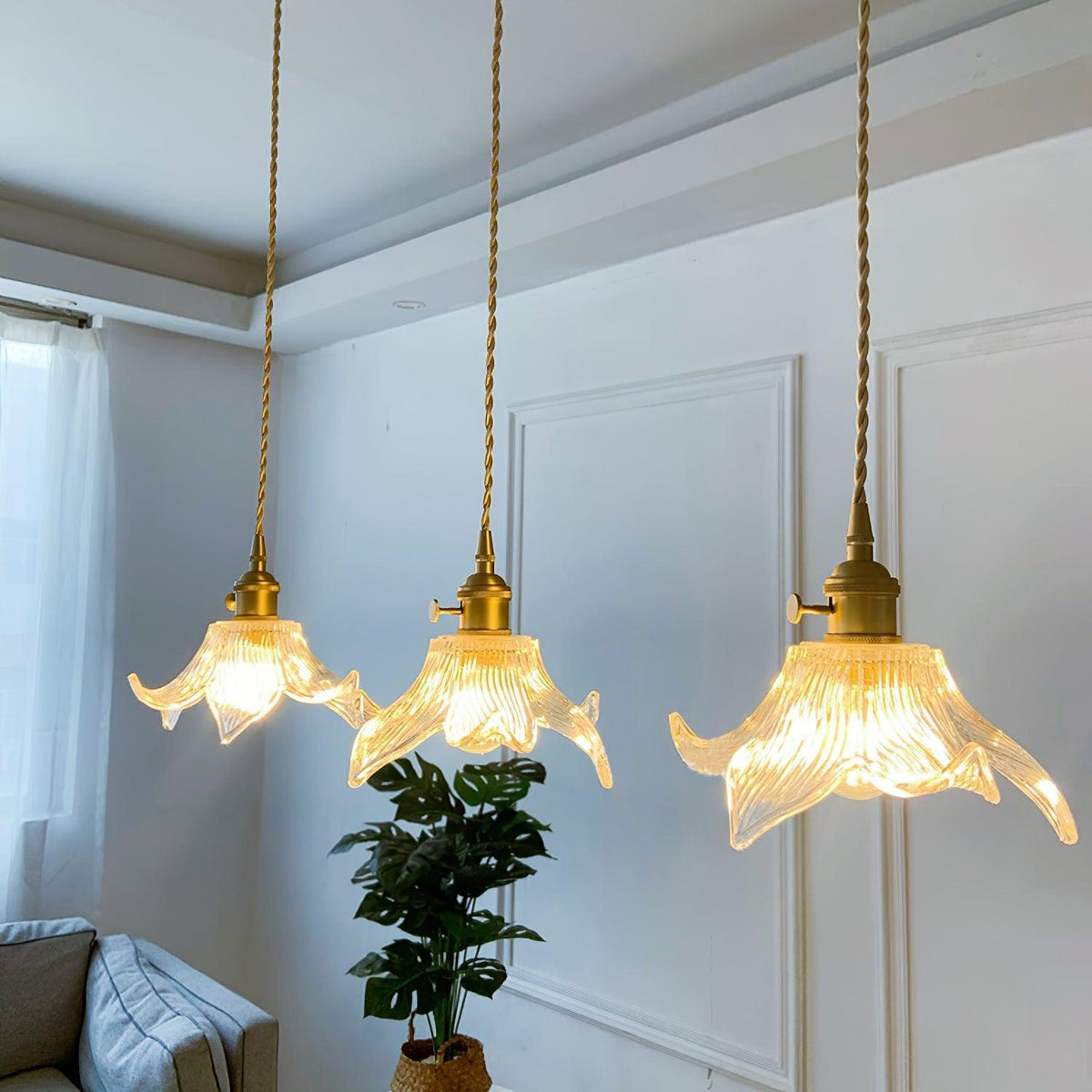 Aell hanglamp van messing en glas met glamoureus-ontwerp