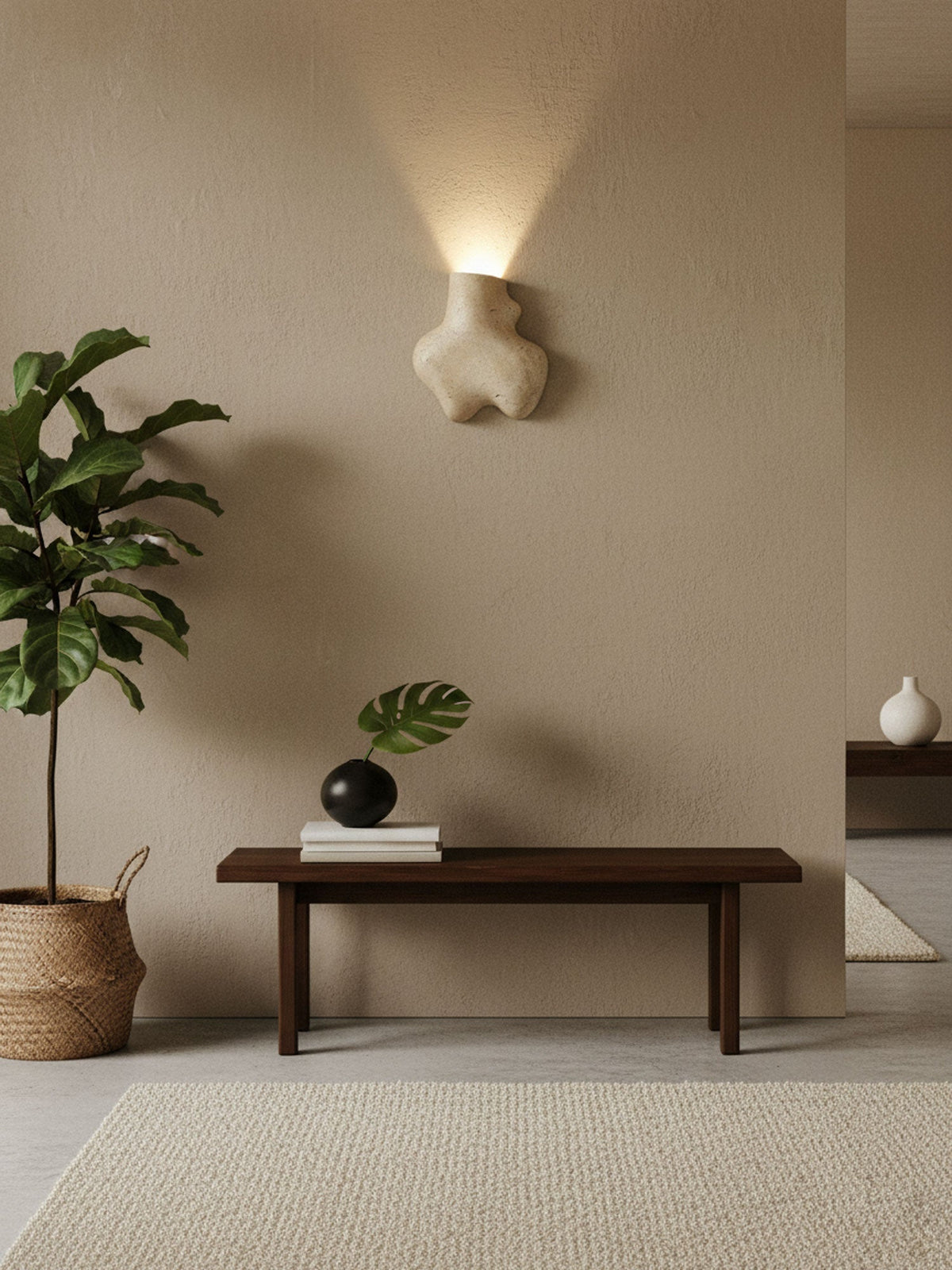 Whitlow wandlamp met abstracte travertinbehuizing