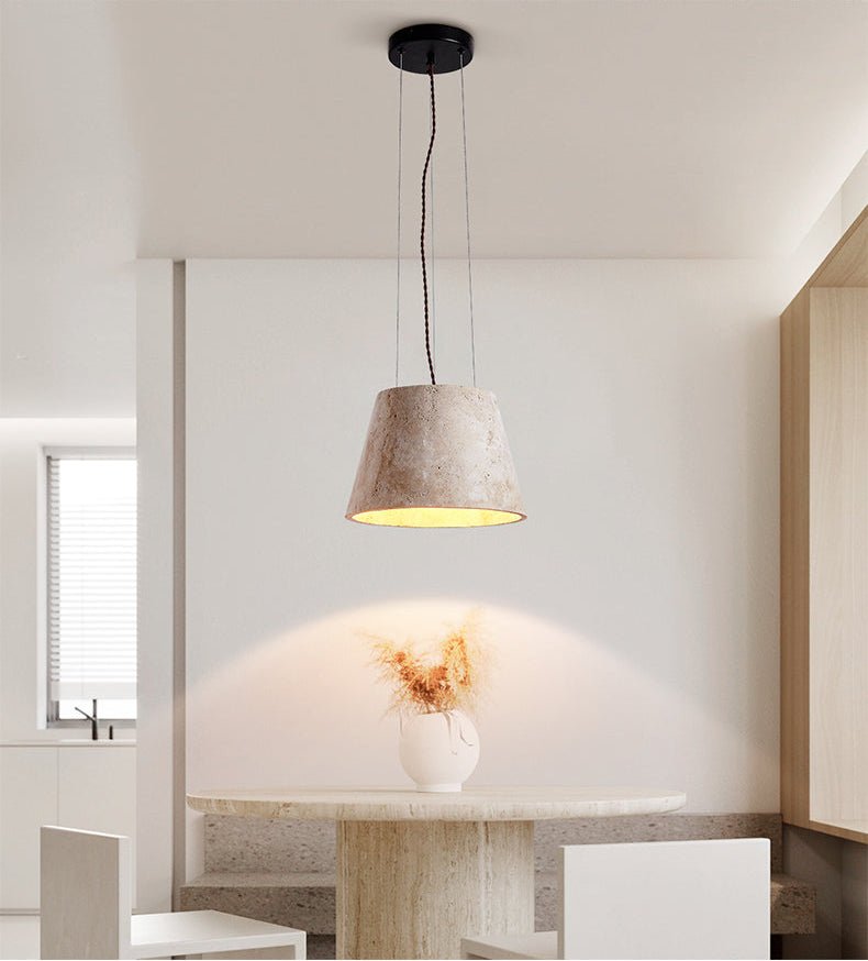 Briven hanglamp van geel travertin