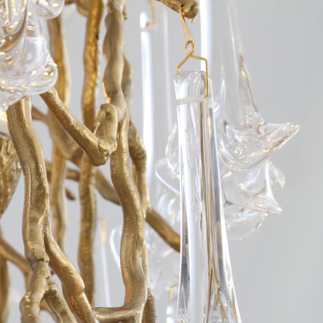 Abeleisa kroonluchter met takkenontwerp in messing en kristal