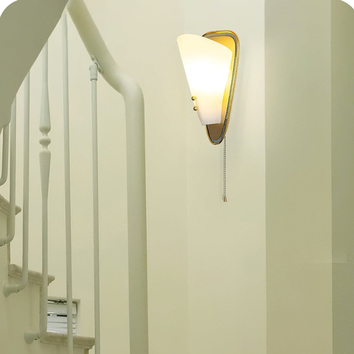 Auremont driehoekige wandlamp