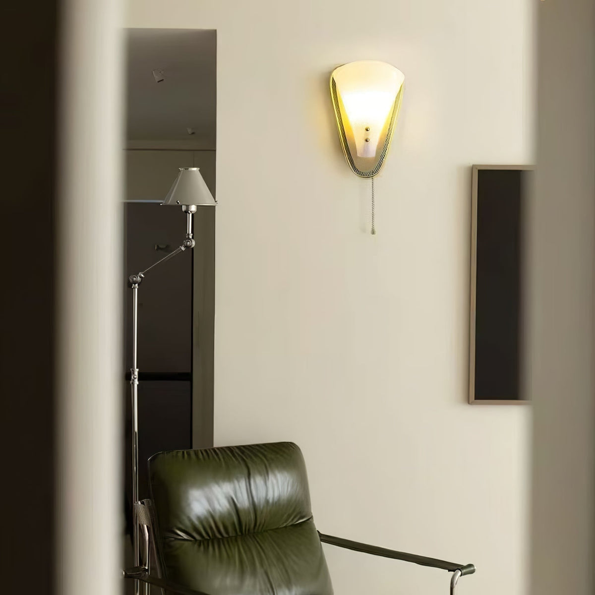Auremont driehoekige wandlamp