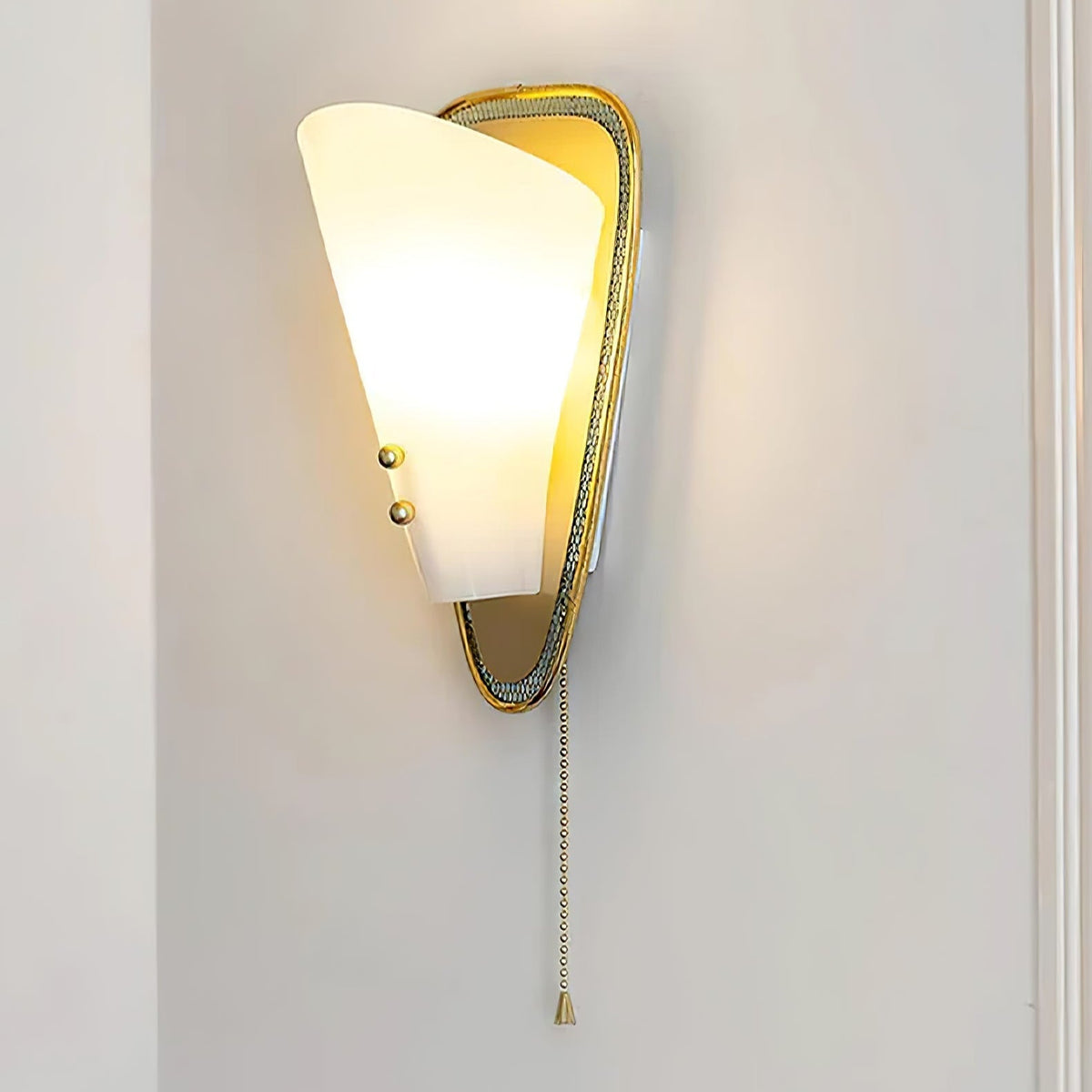 Auremont driehoekige wandlamp