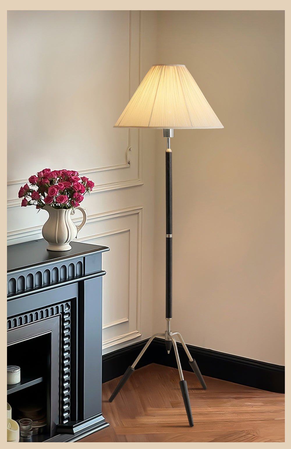 Caluiella vloerlamp met driepootbasis