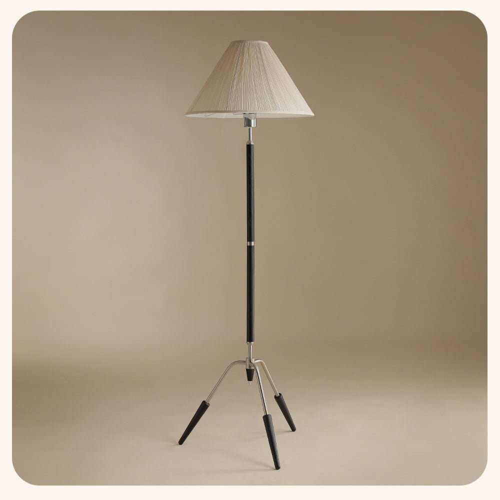 Caluiella vloerlamp met driepootbasis