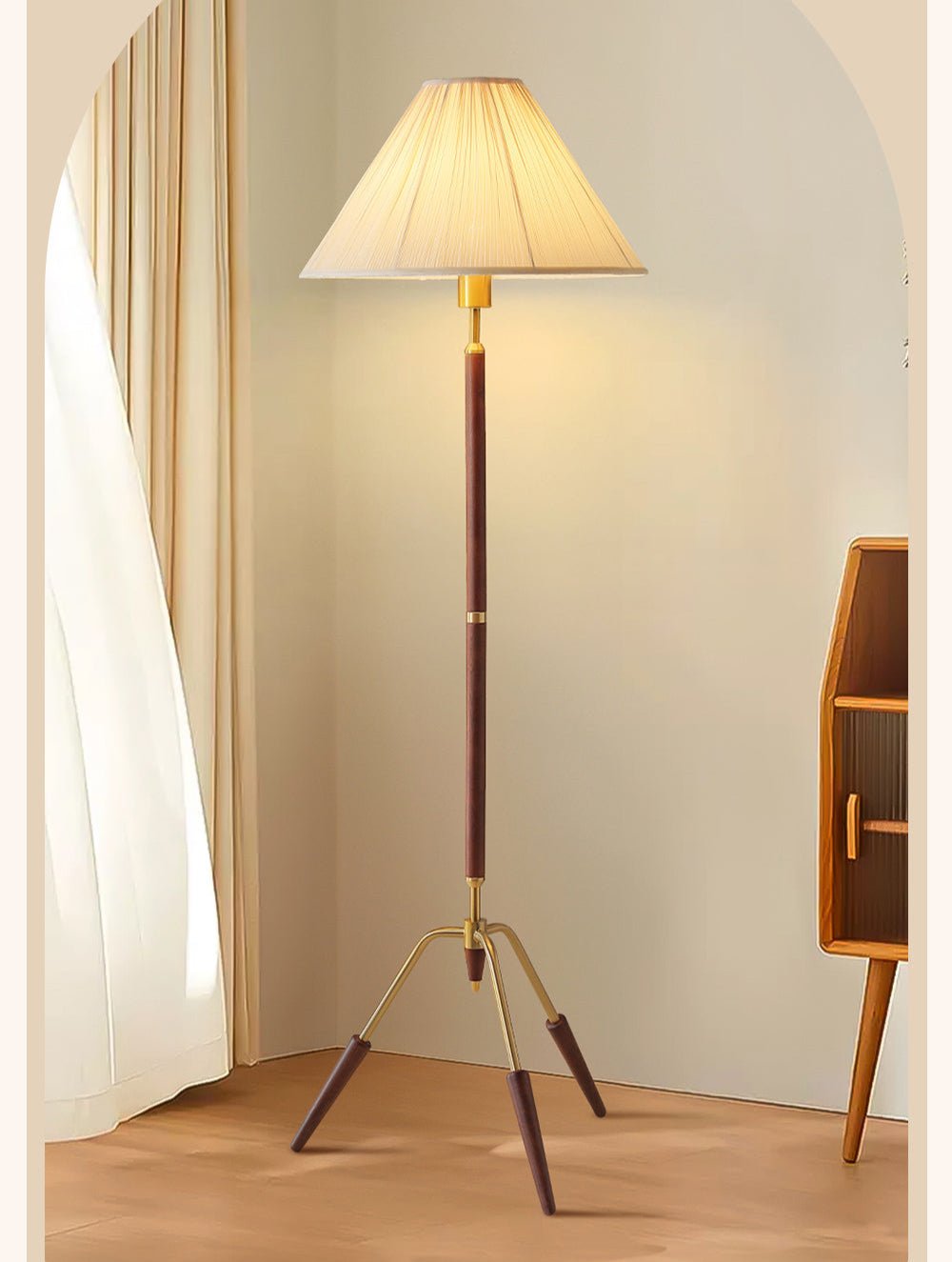 Caluiella vloerlamp met driepootbasis