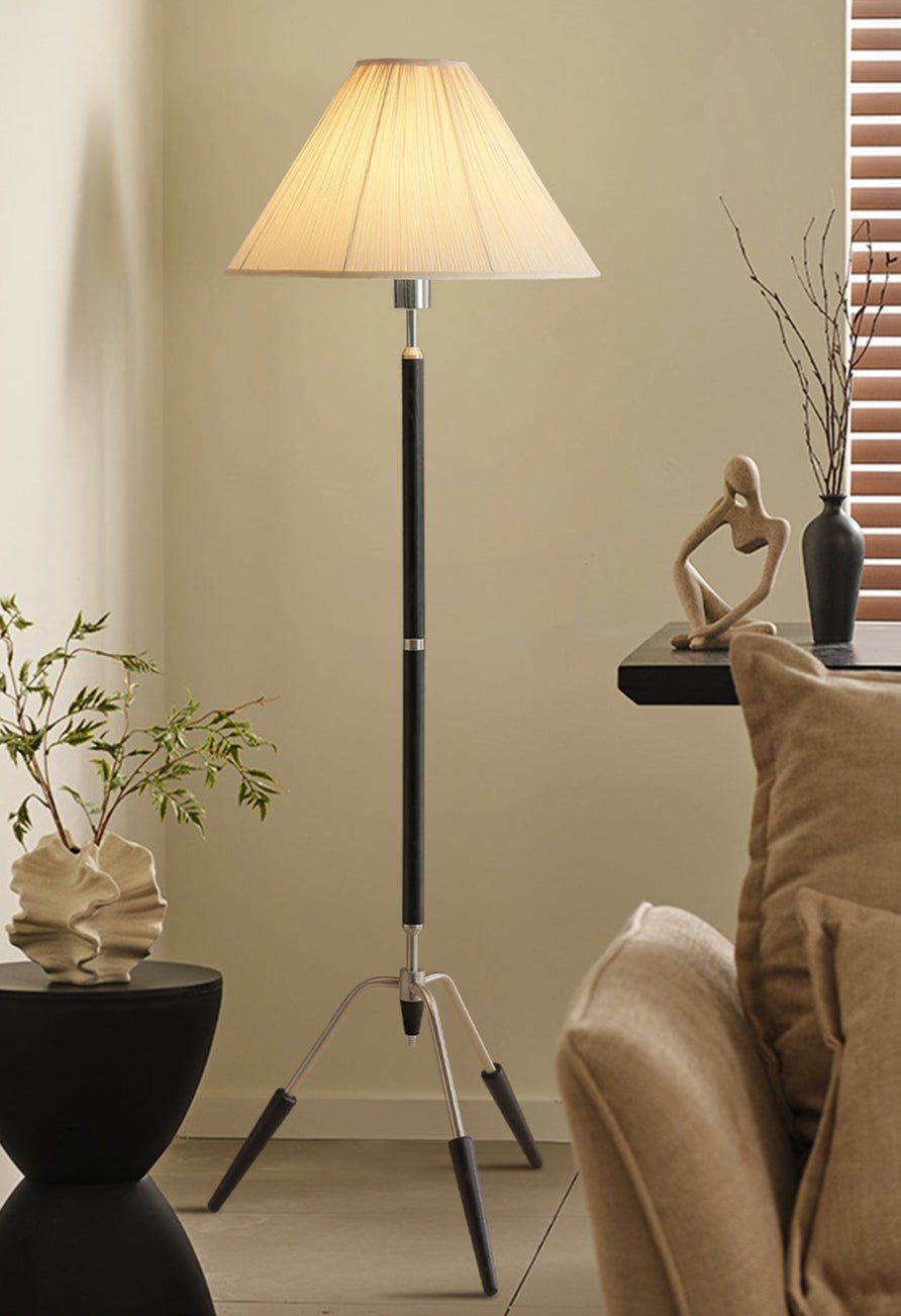 Caluiella vloerlamp met driepootbasis