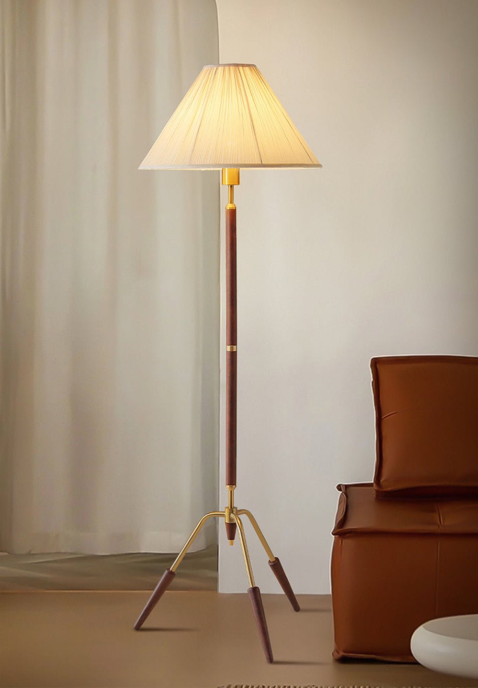 Caluiella vloerlamp met driepootbasis