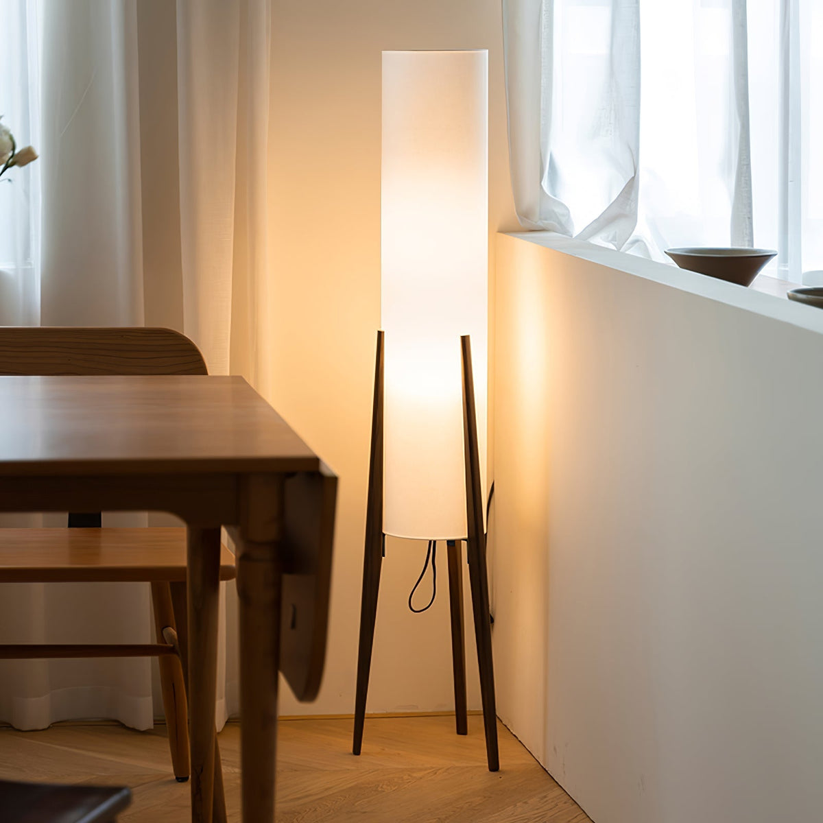 Triluxe moderne vloerlamp met hout en stof