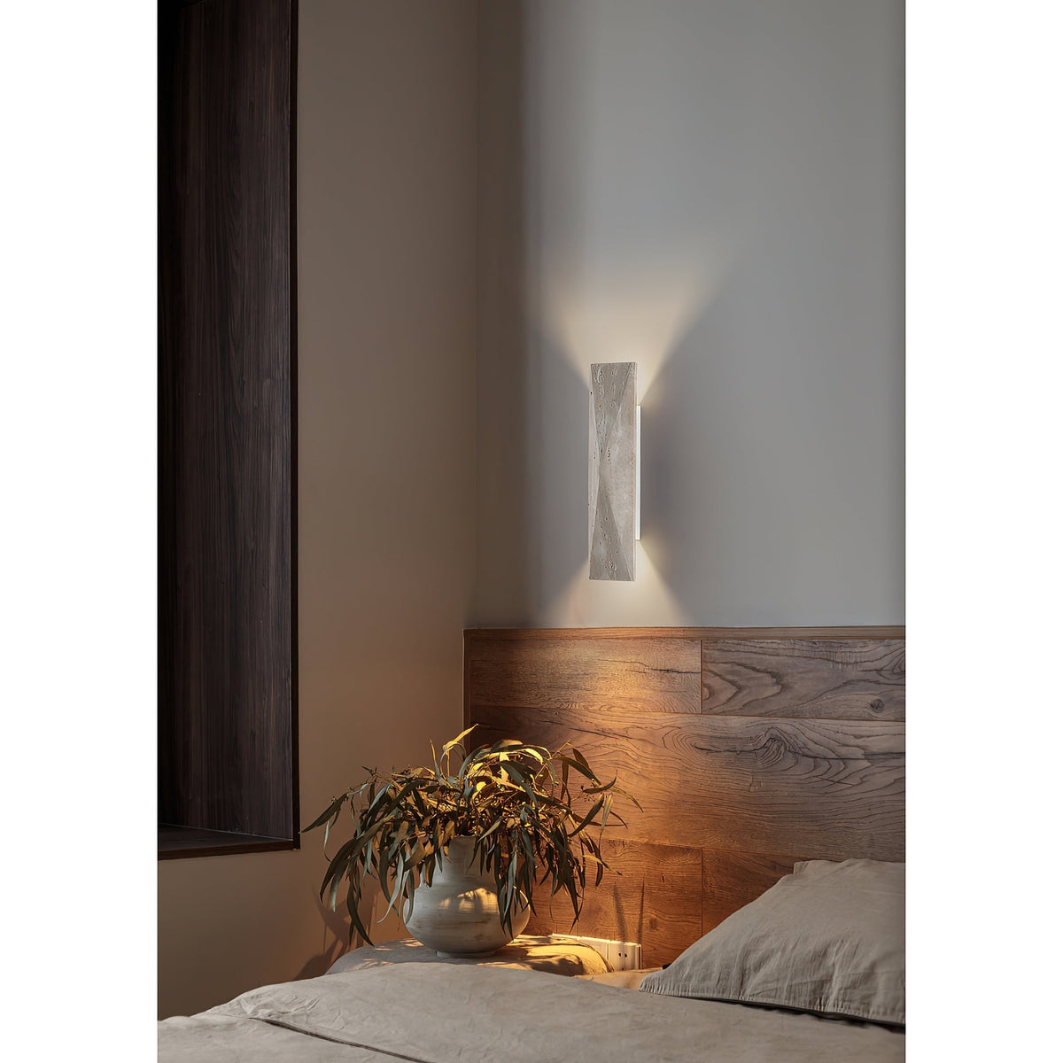 Taveenne travertin wandlamp