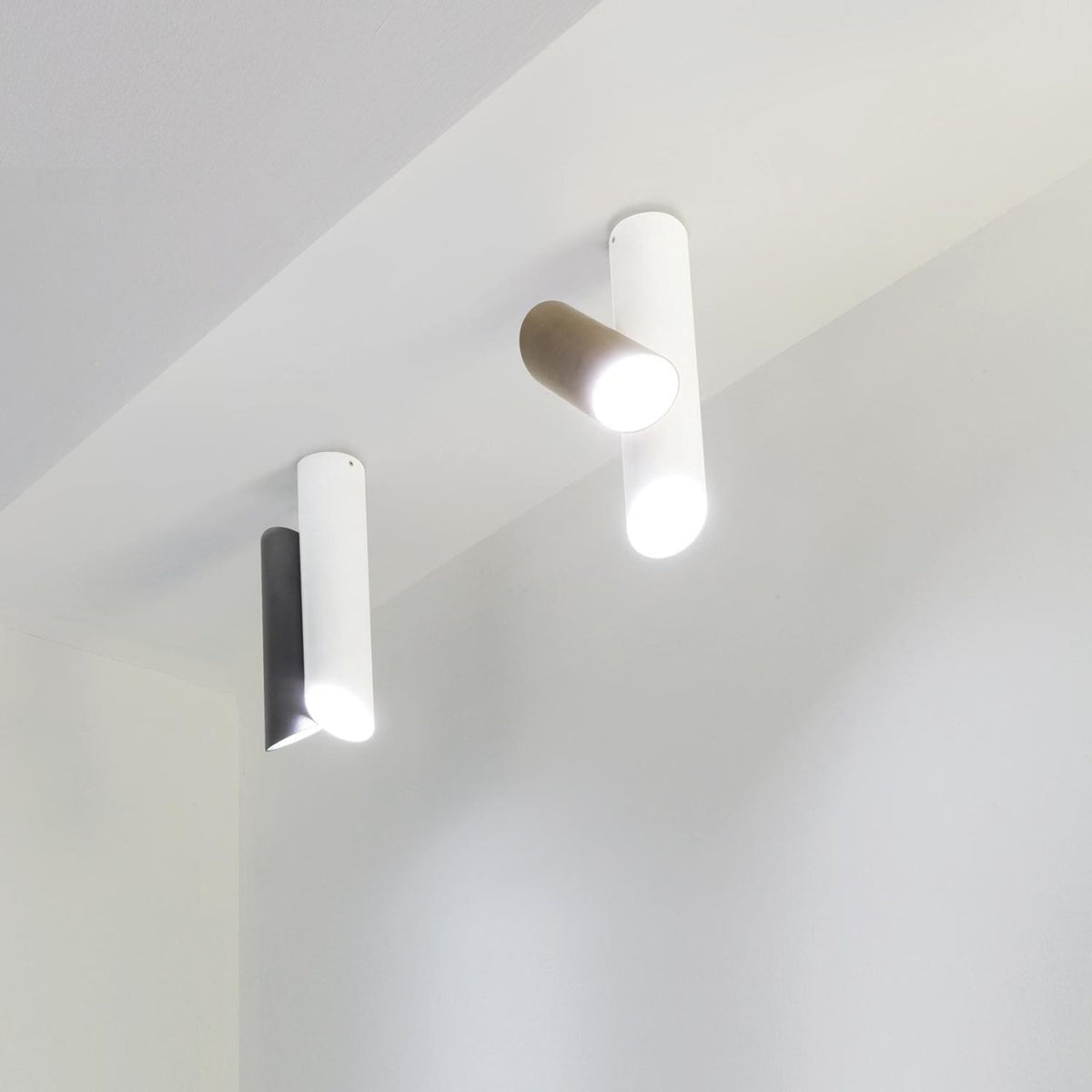 Teu Moderne plafondlamp met minimalistische buizen