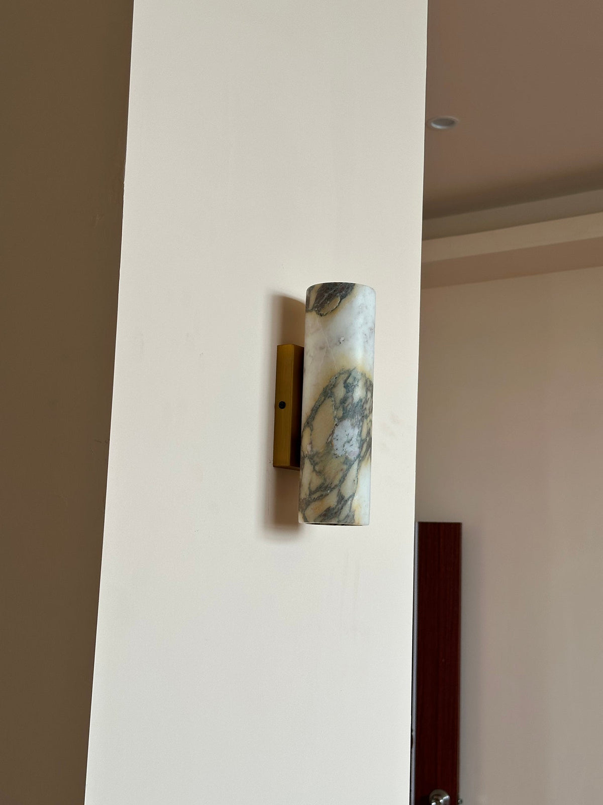 Tubular wandlamp