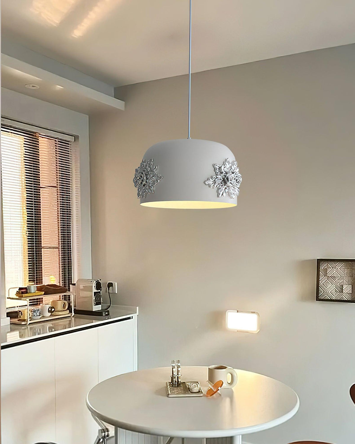 Solstice Minimalistische wandlamp van hars