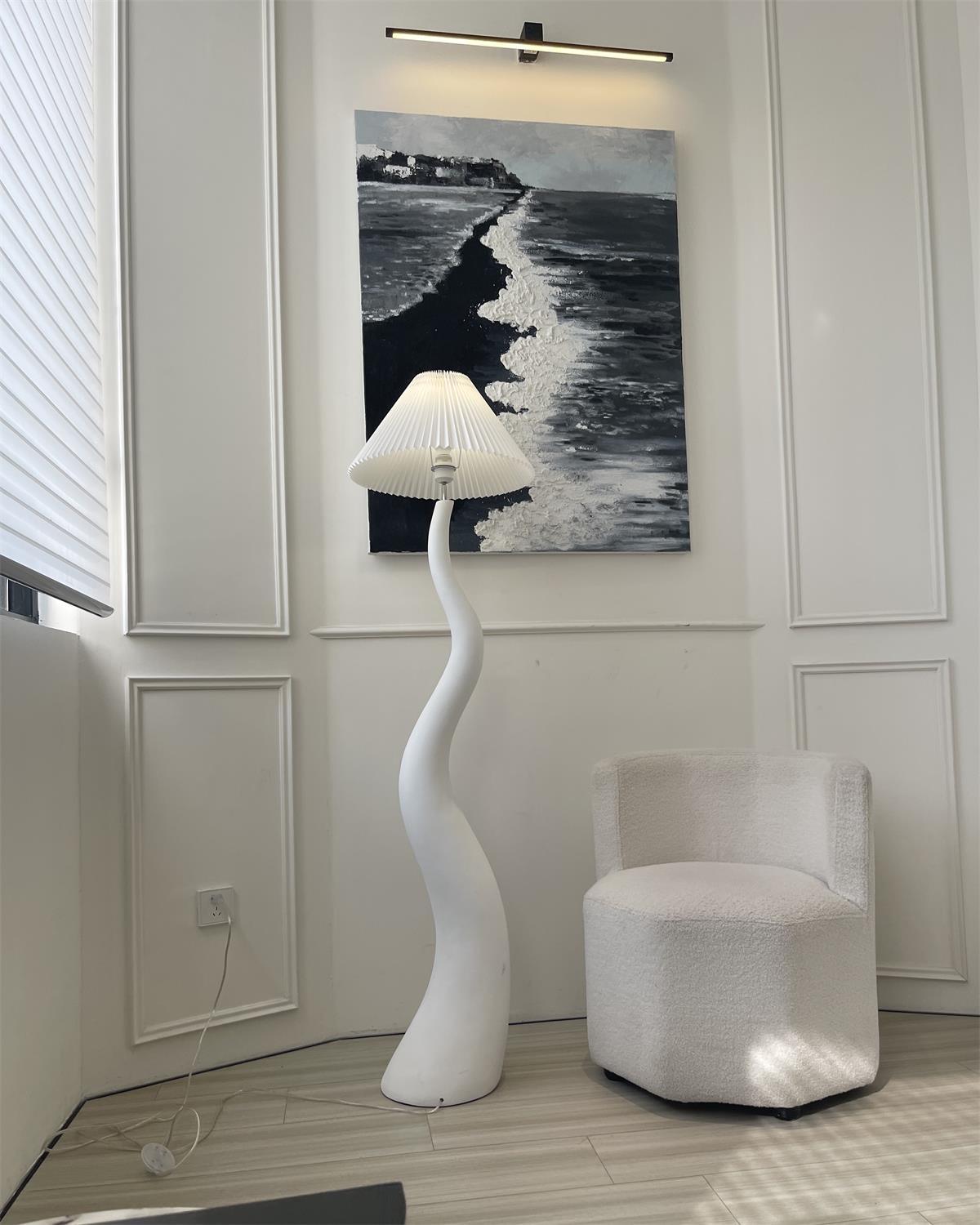 Bexyn vloerlamp van hars en stof