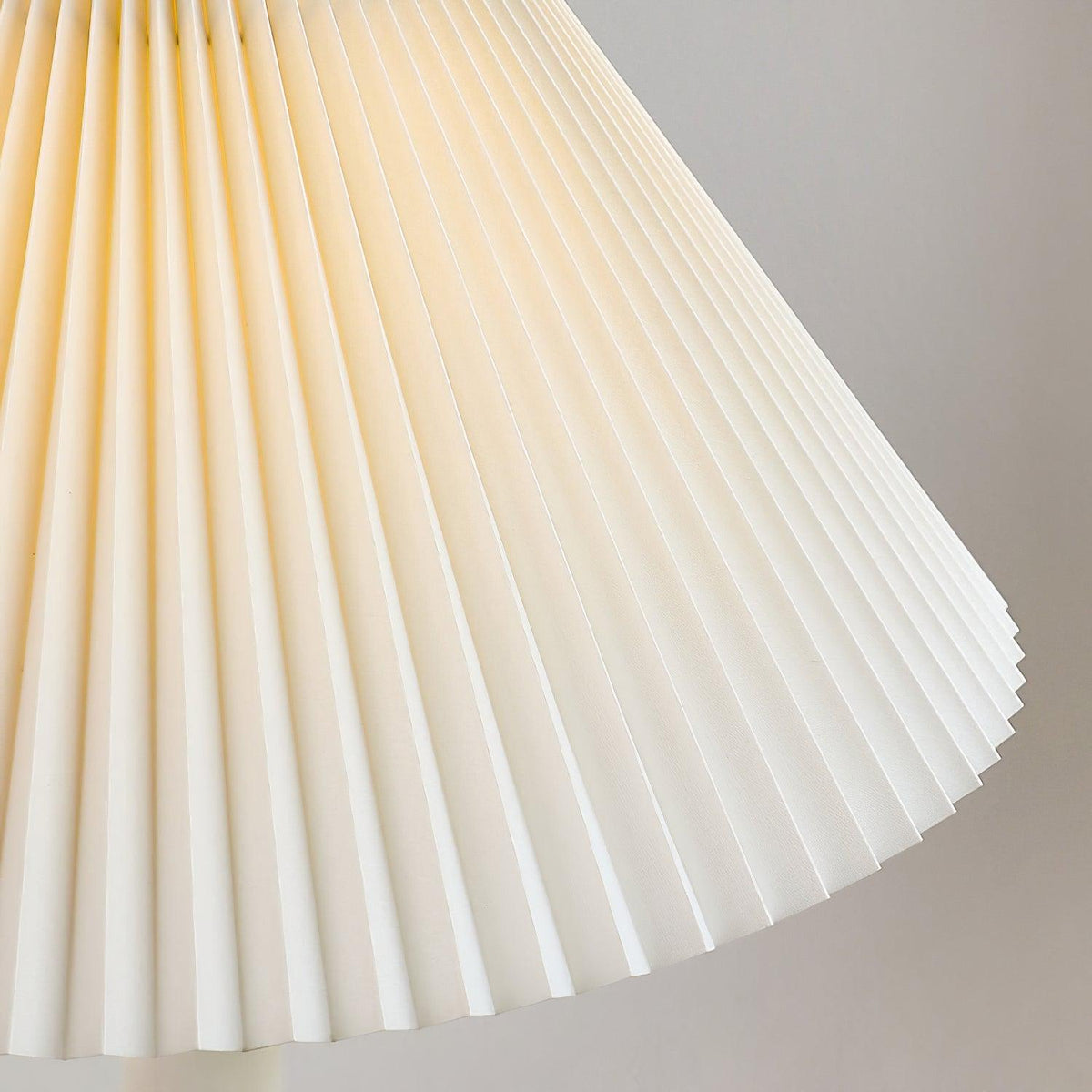Bexyn vloerlamp van hars en stof