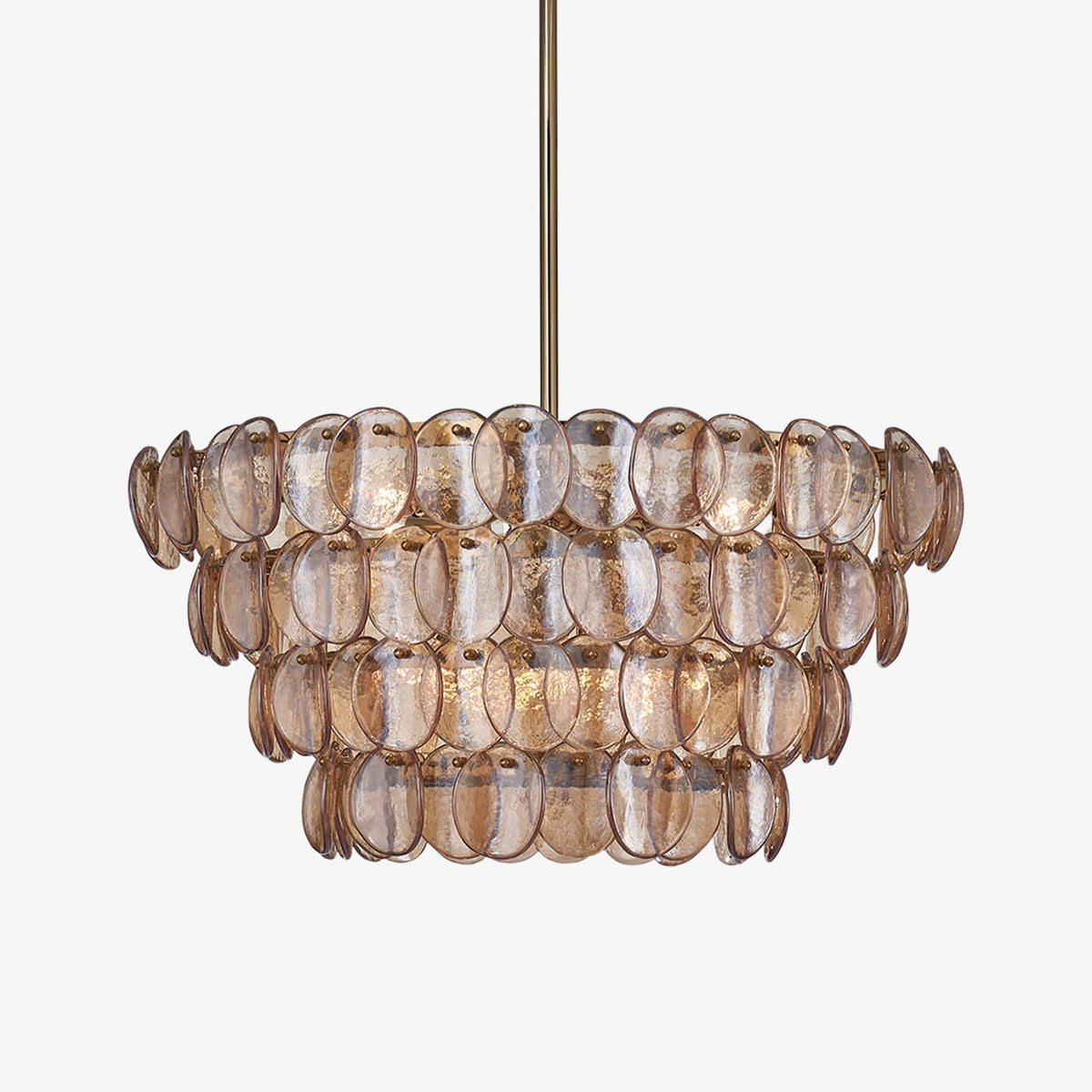 Lioroelle kroonluchter met amberkleurig glas, schijfvormig ontwerp en vispatroon in messing