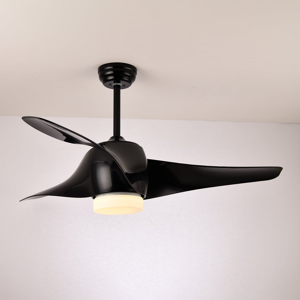 Umber plafondventilator met verlichting
