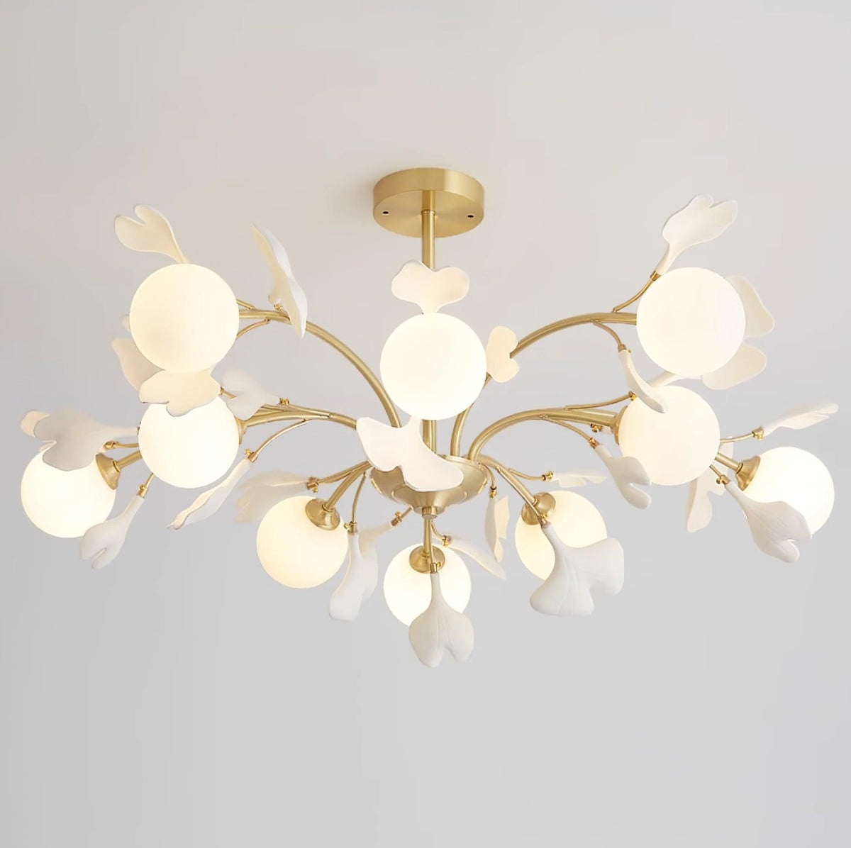 Ginkgo kroonluchter met matglas bolvormige kap