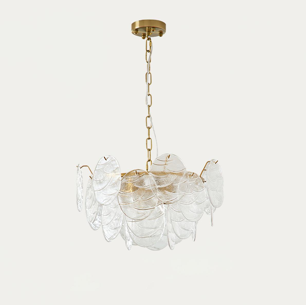 Victoriaanse kroonluchter met metalen frame en goudkleurige afwerking, glas