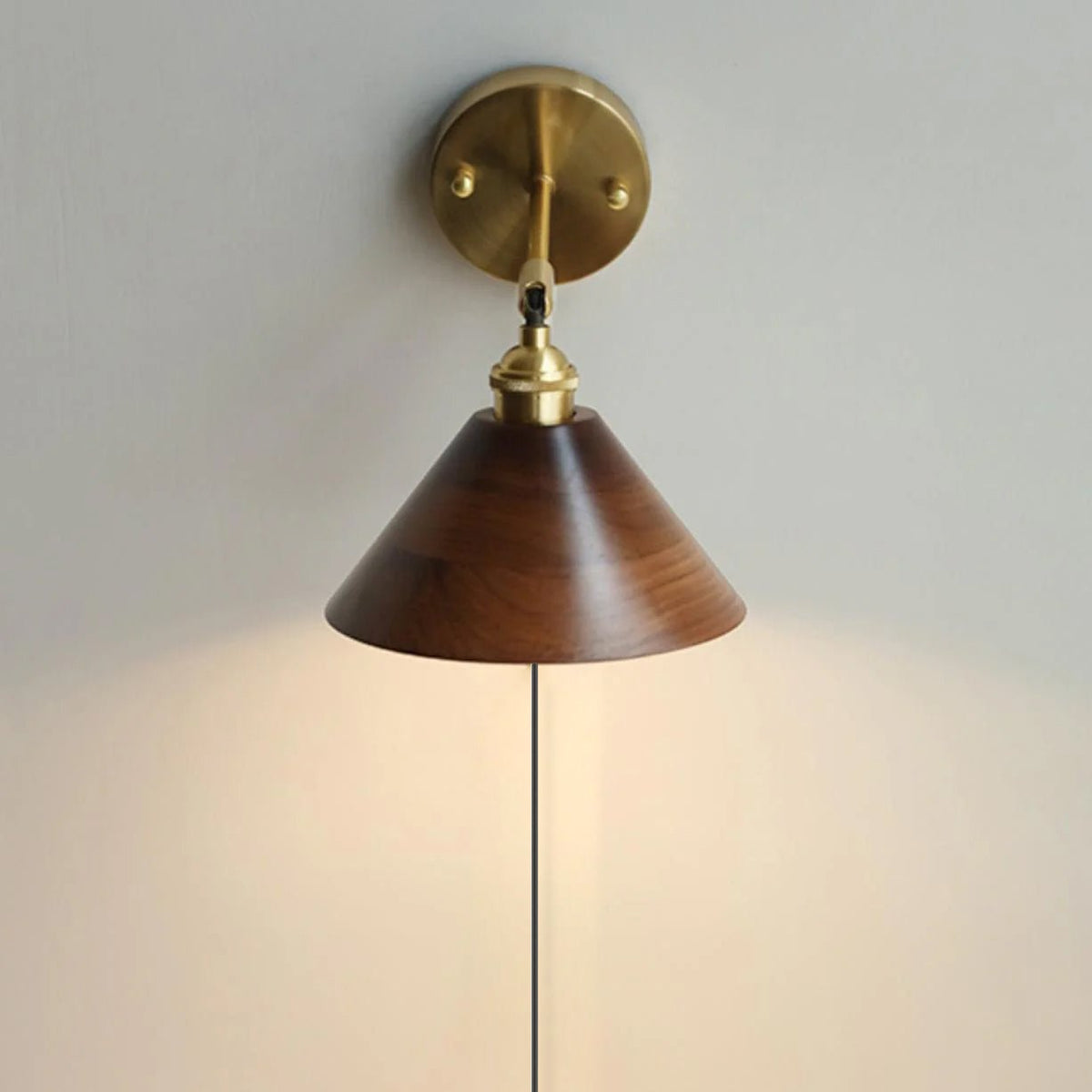 Alem Vintage wandlamp van Walnoot