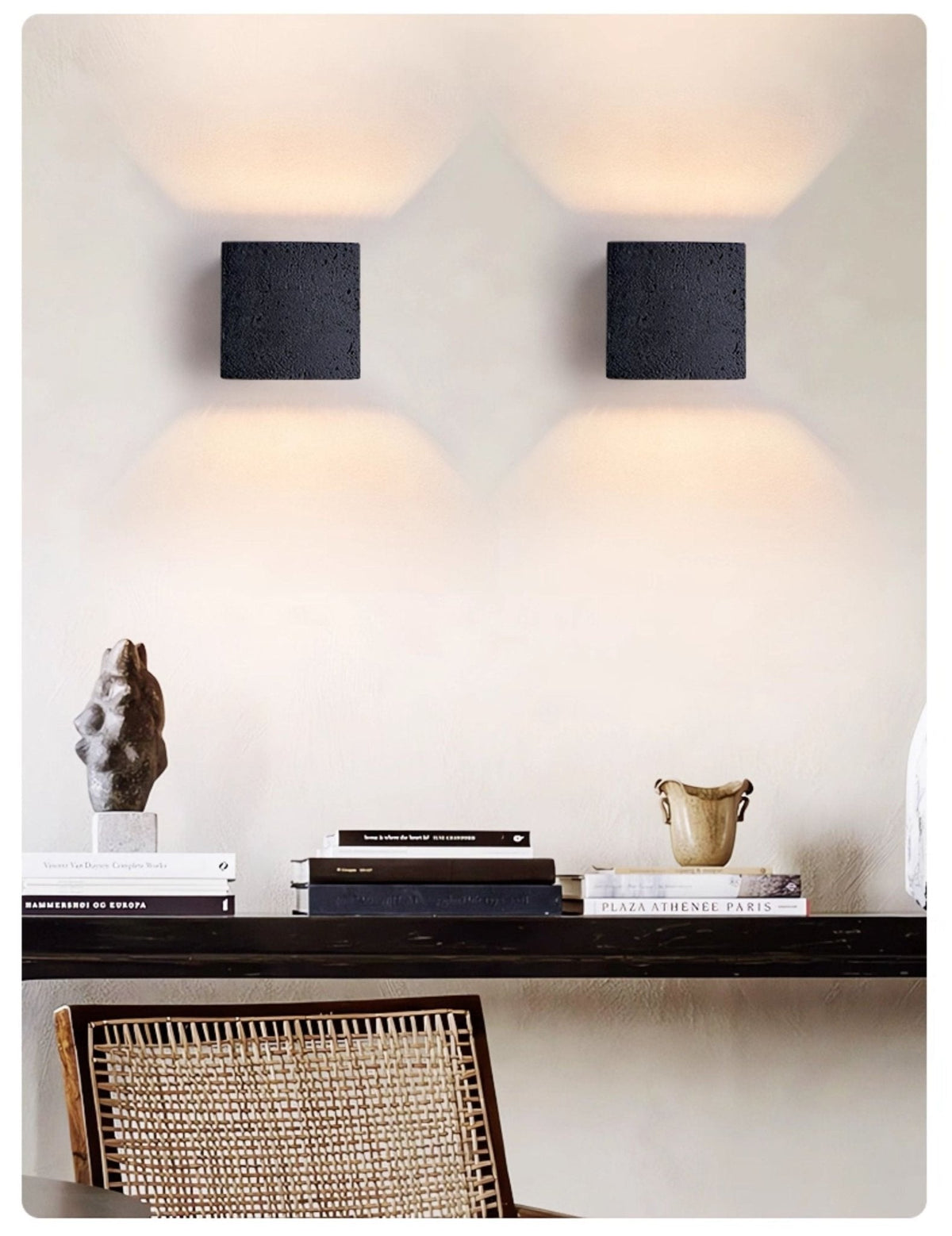 Valeise Kubus Zwart travertin wandlamp