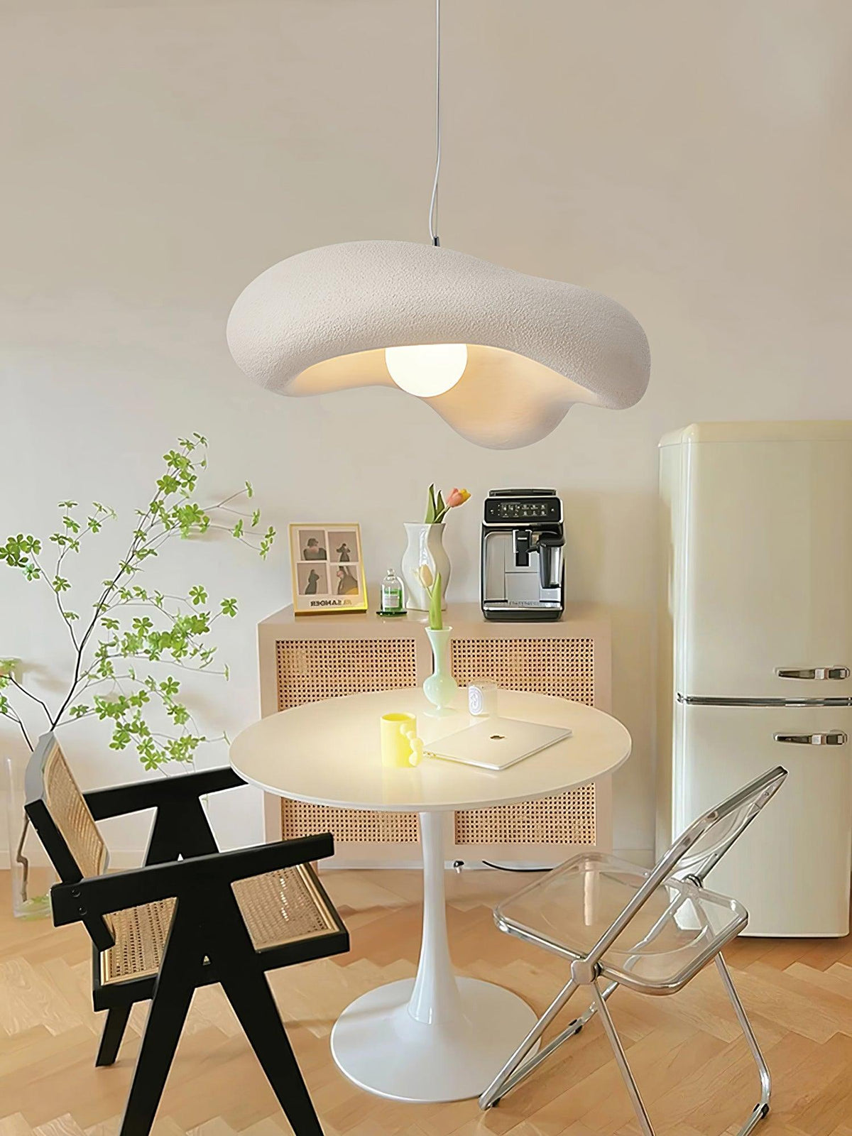 Hanglamp van hars in organische vorm voor moderne interieurs natuurlijk