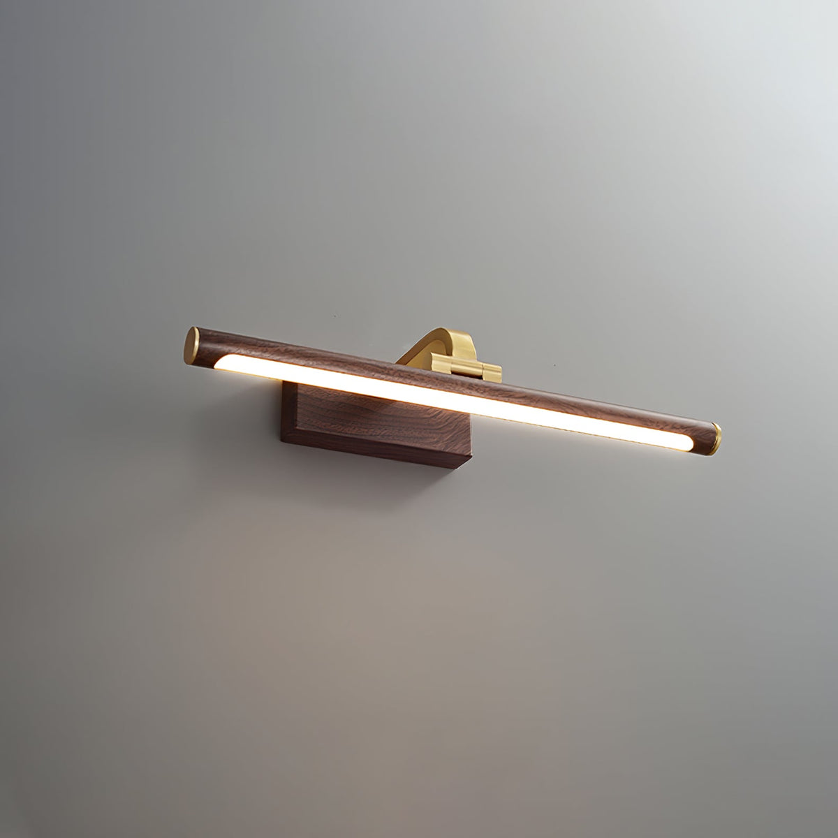 Tevelo wandlamp van messing in minimalistisch ontwerp