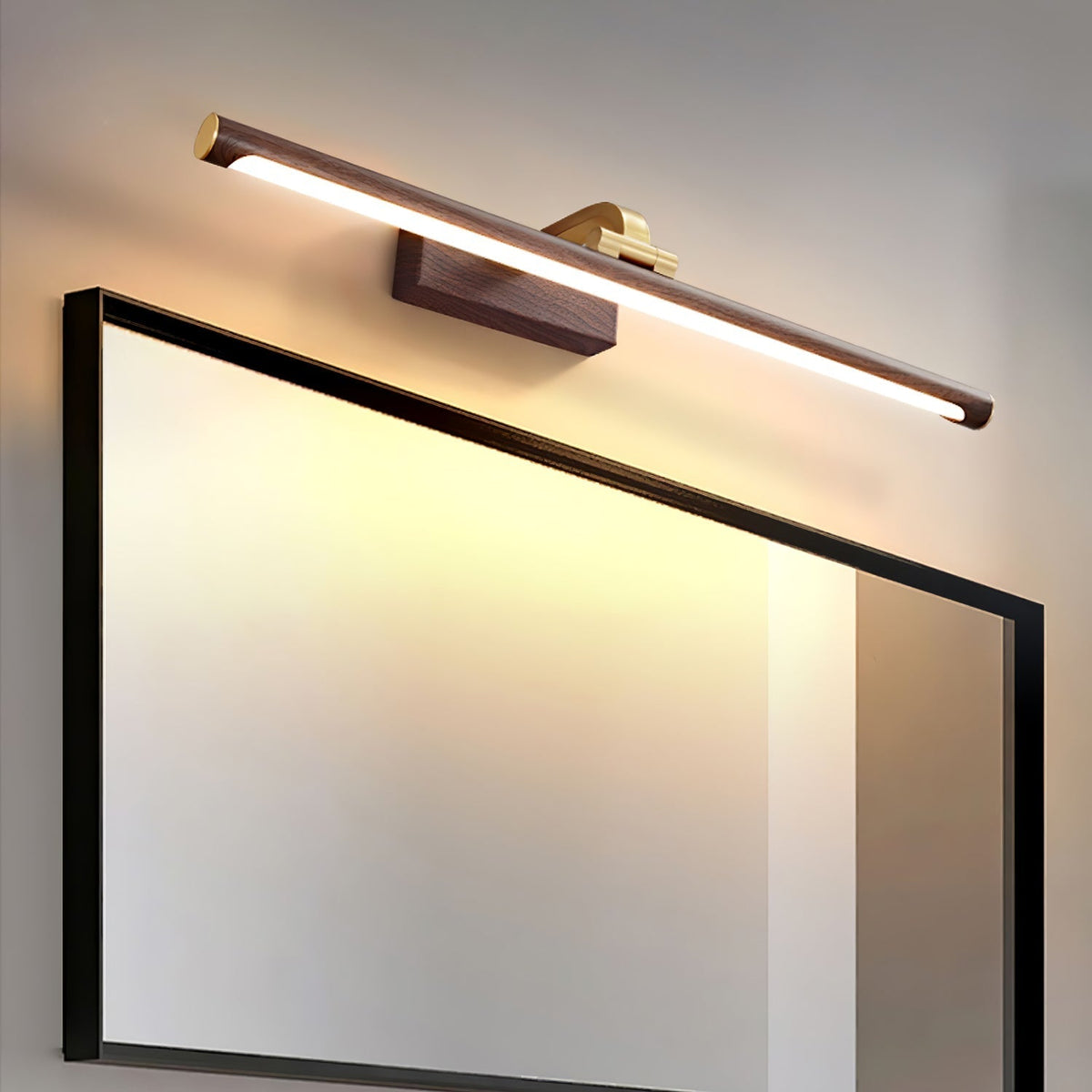 Tevelo wandlamp van messing in minimalistisch ontwerp