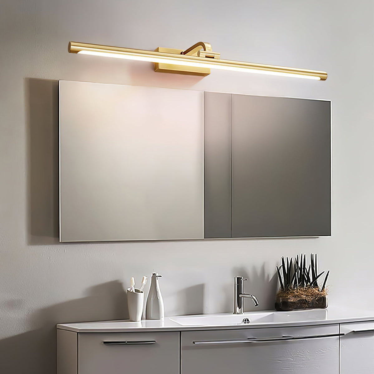 Tevelo wandlamp van messing in minimalistisch ontwerp