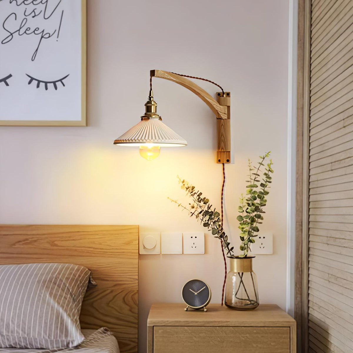Evin Noordse kunst Swing Arm wandlamp van walnoothout en keramiek