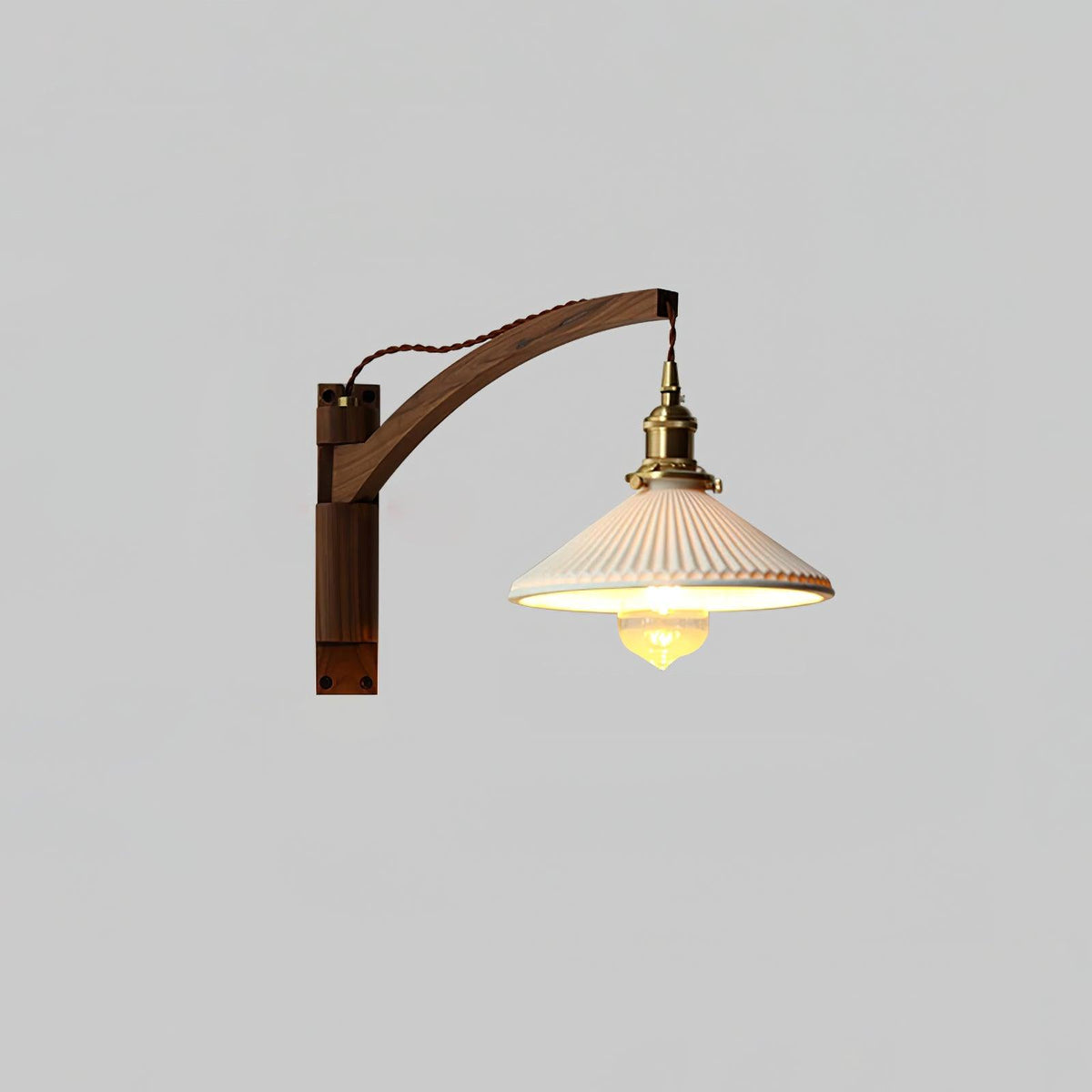 Evin Noordse kunst Swing Arm wandlamp van walnoothout en keramiek