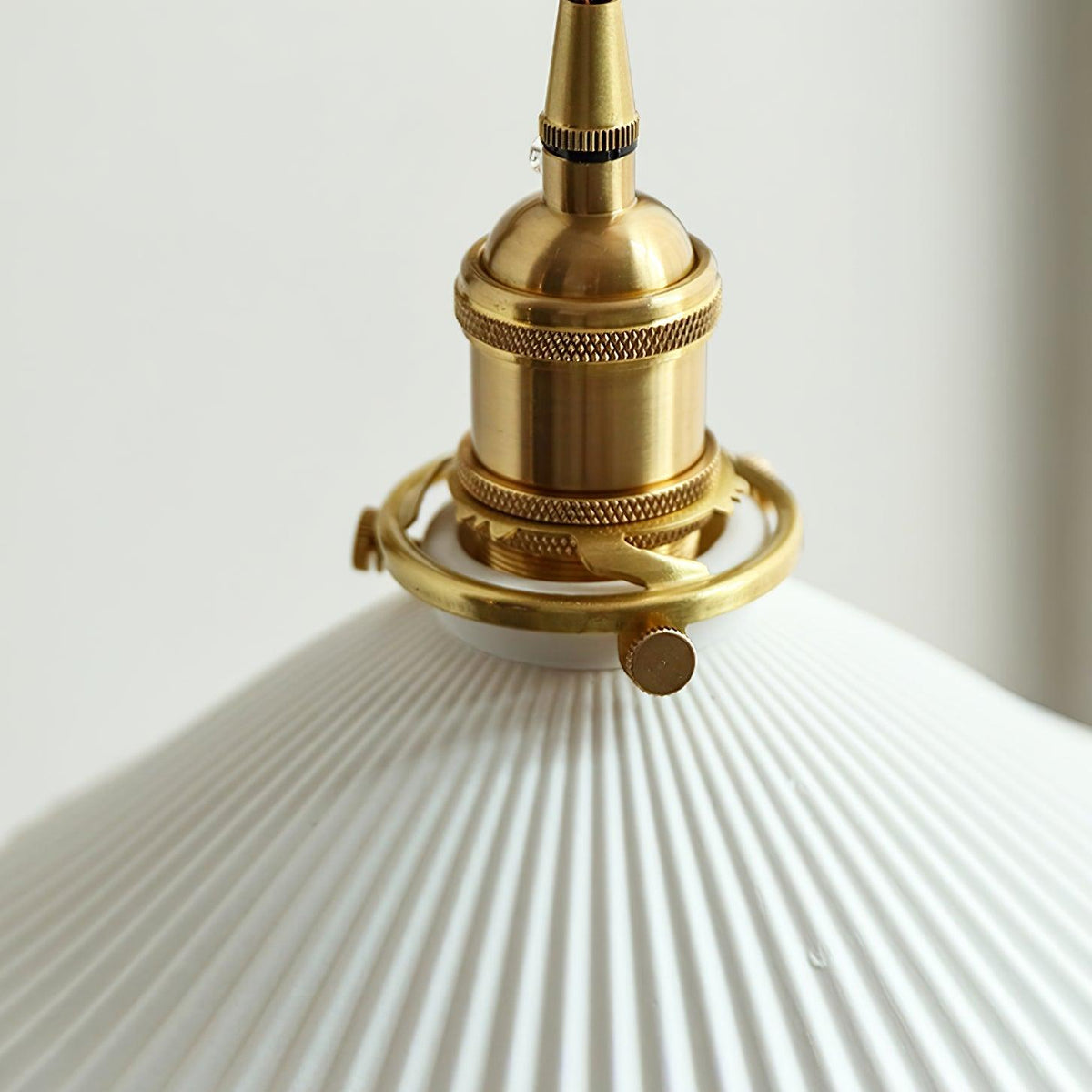 Evin Noordse kunst Swing Arm wandlamp van walnoothout en keramiek