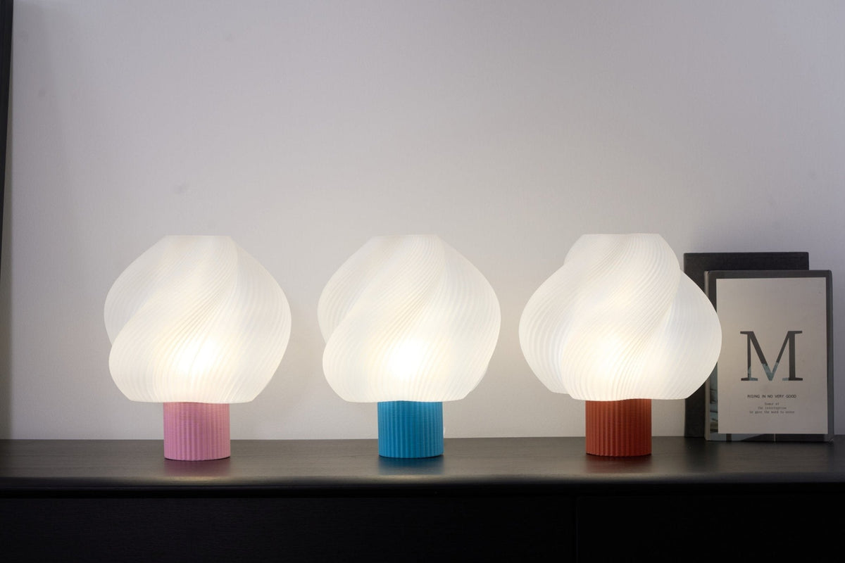 Buffy moderne tafellamp van kunststof
