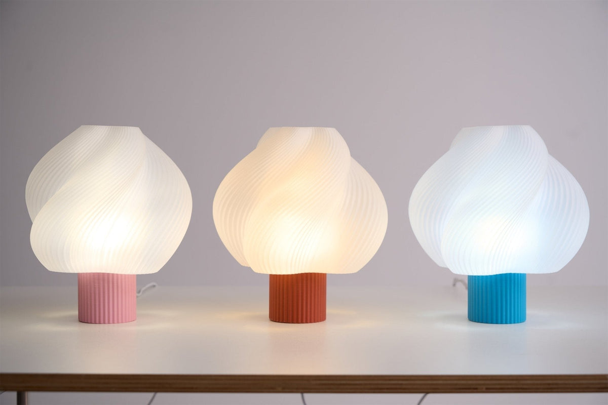 Buffy moderne tafellamp van kunststof
