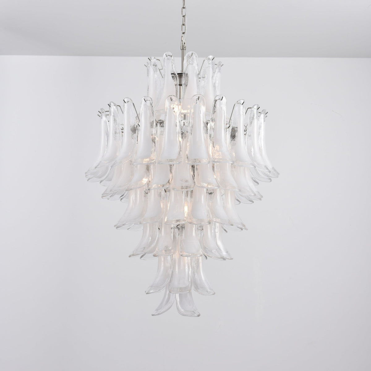 Eirivine kroonluchter wit Cloud glas Petals met bloemblaadjes