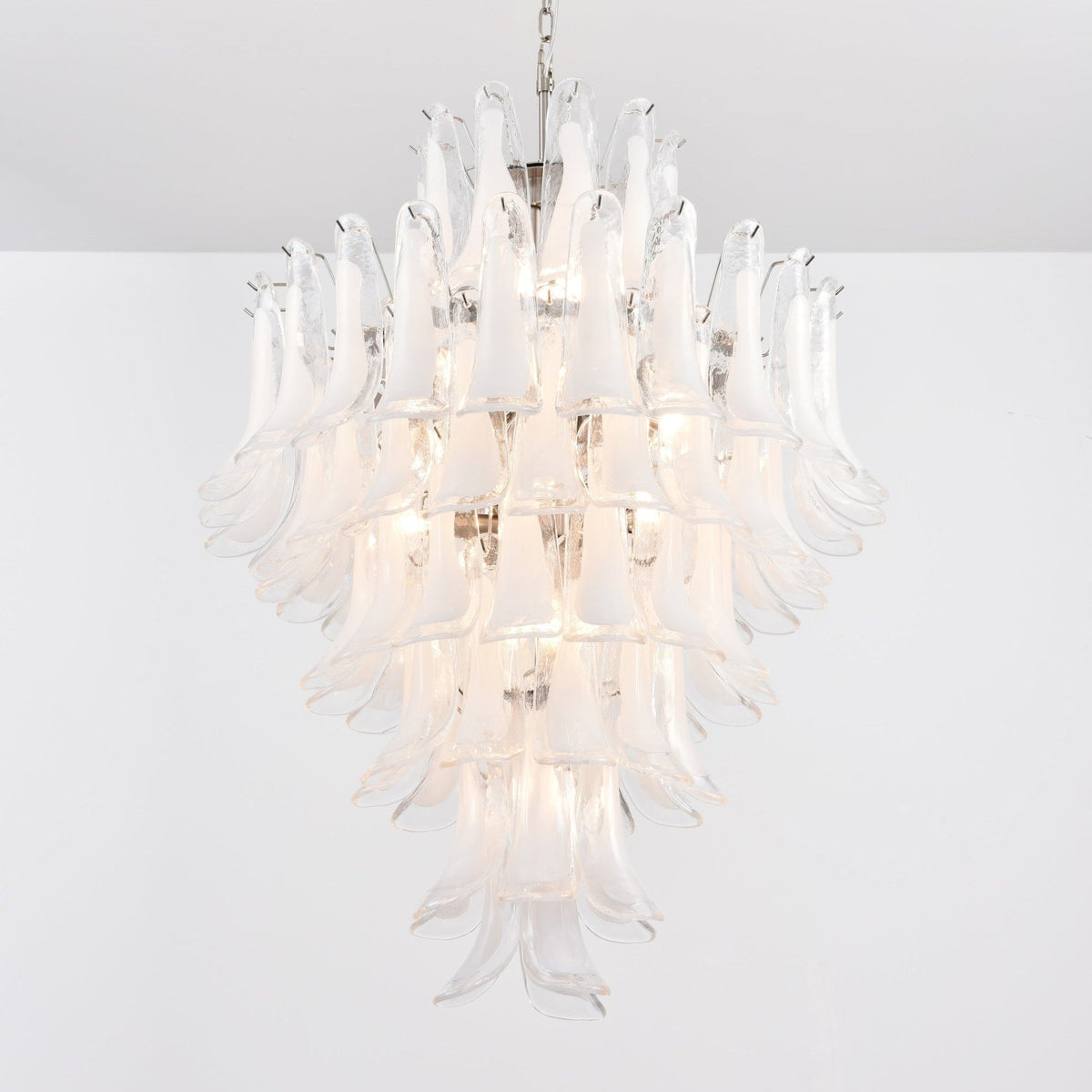 Eirivine kroonluchter wit Cloud glas Petals met bloemblaadjes