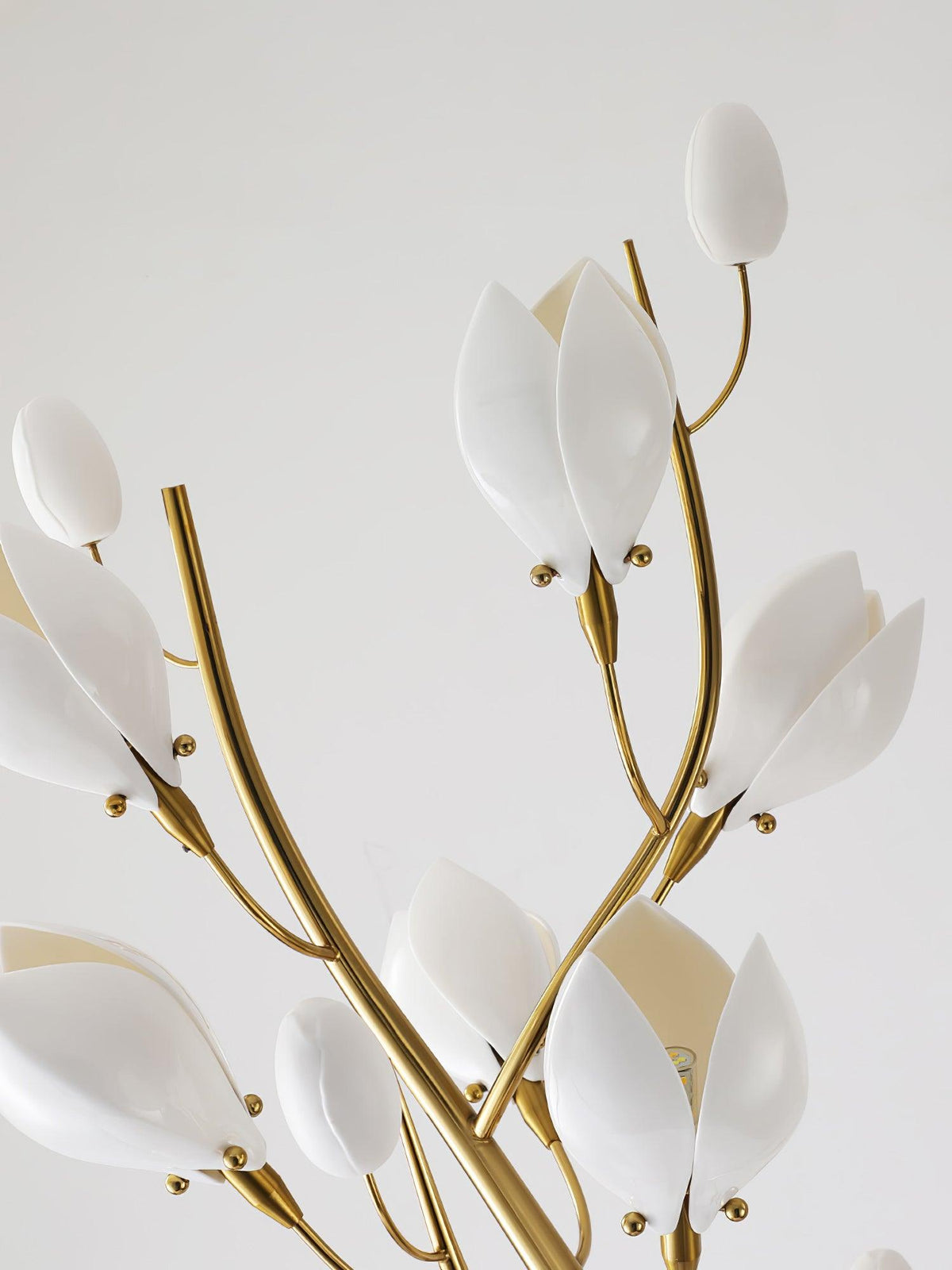Aloza vloerlamp met artistiek keramisch ontwerp