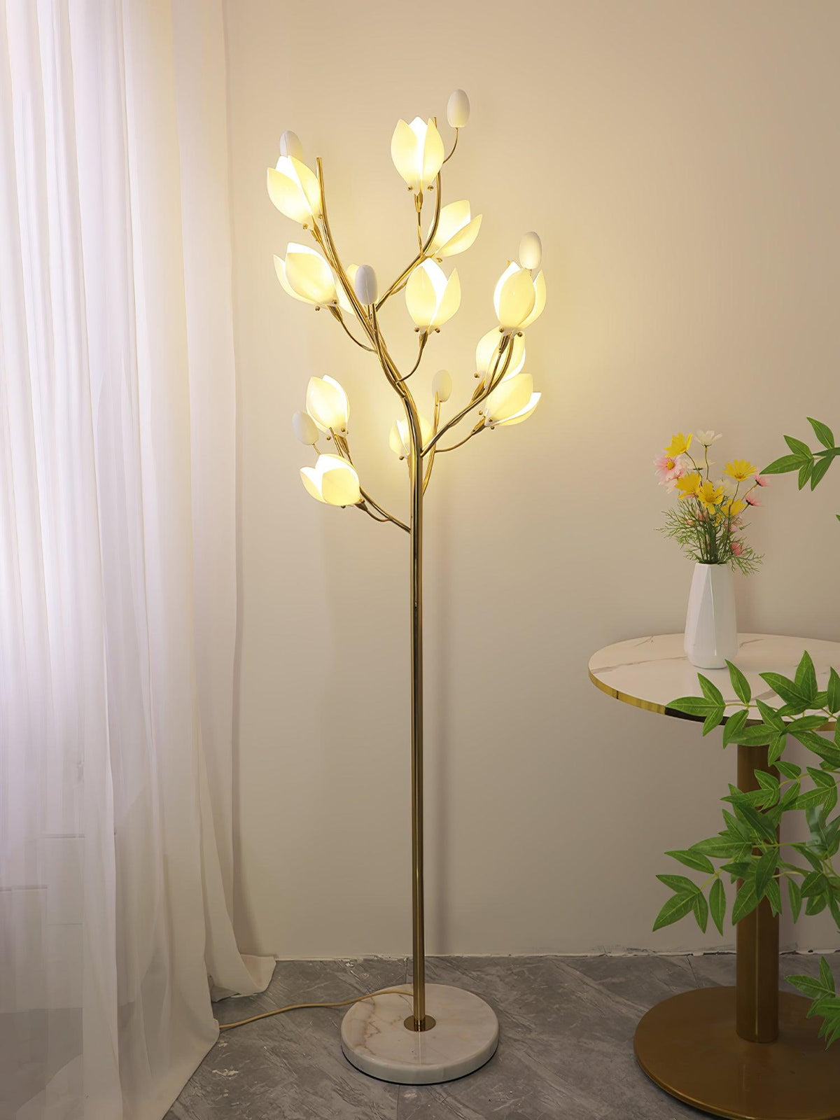 Aloza vloerlamp met artistiek keramisch ontwerp
