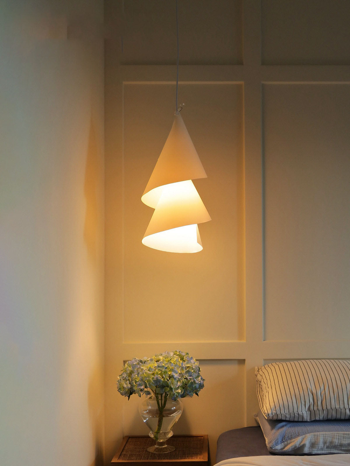 Southvale4 papieren kegel hanglamp