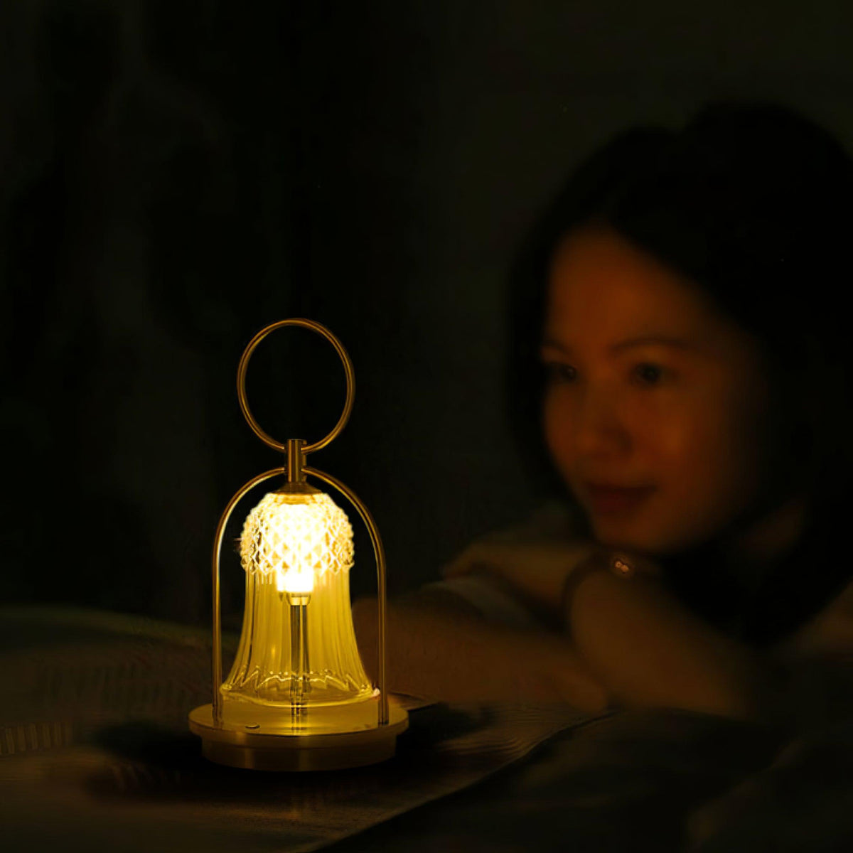 Bell vintage tafellamp met glazen kap