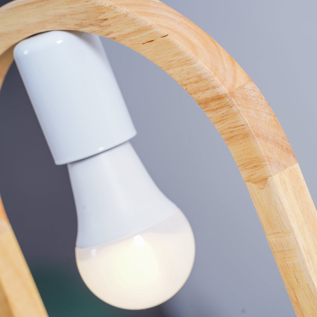 Ceda hanglamp van eiken hout en hars