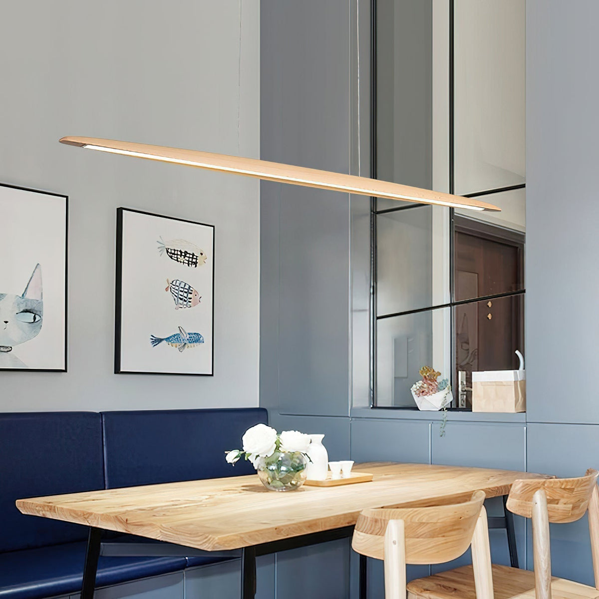 Zing lineaire hanglamp in walnootkleur met warm licht