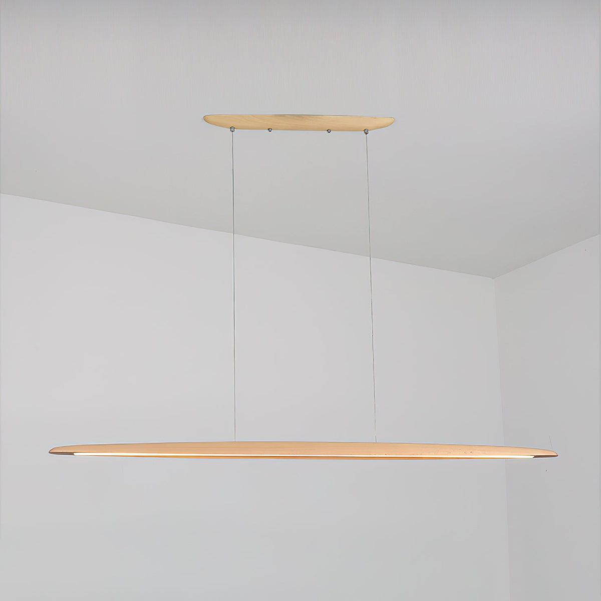 Zing lineaire hanglamp in walnootkleur met warm licht