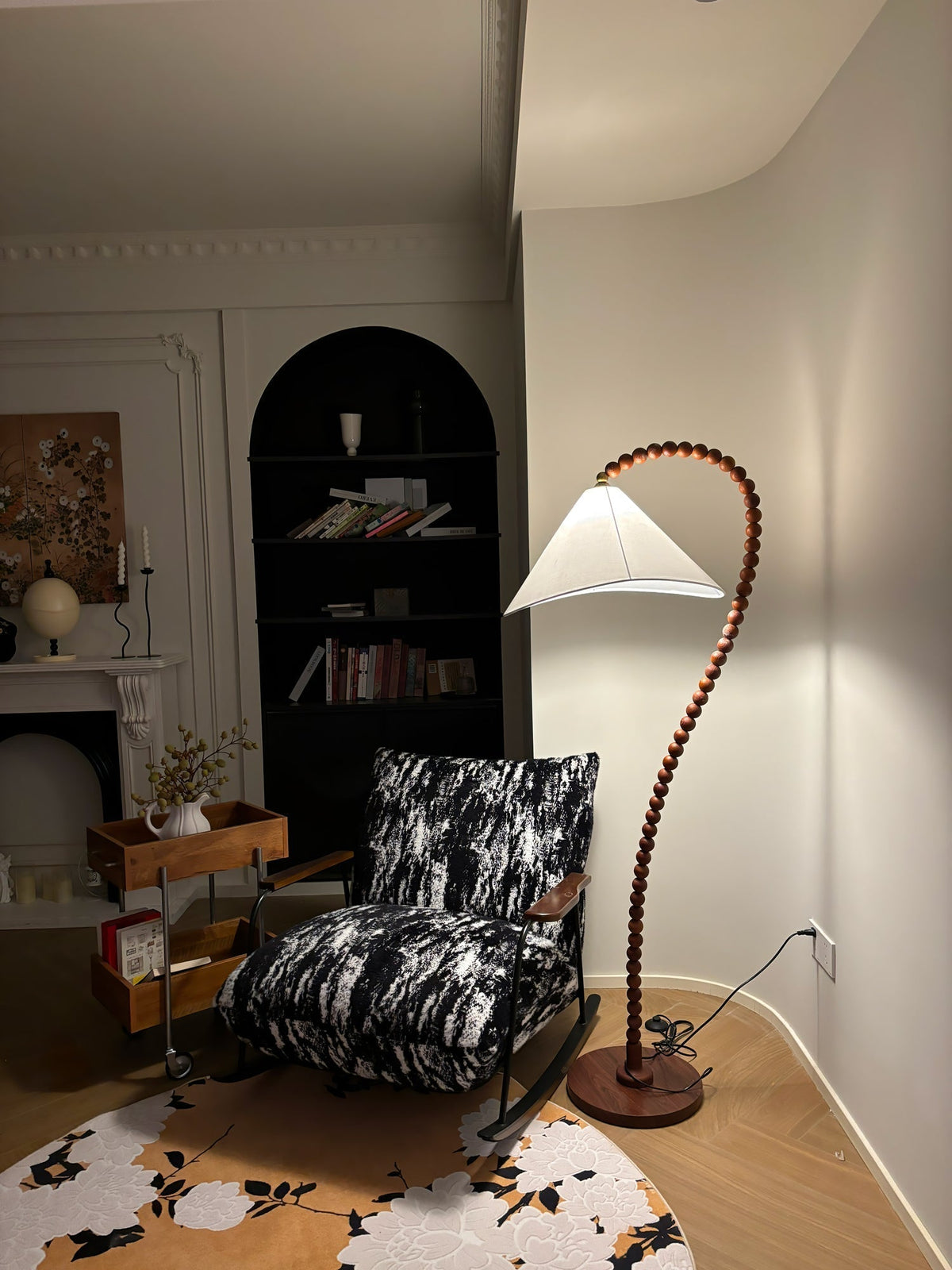 Nadia Moderne vloerlamp van walnoothout