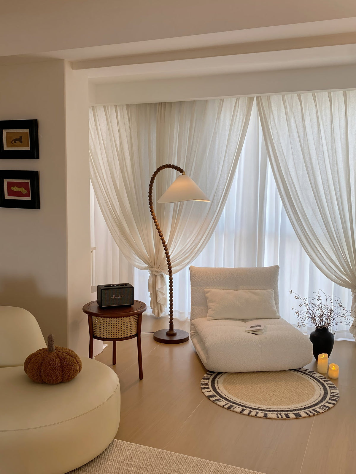 Nadia Moderne vloerlamp van walnoothout